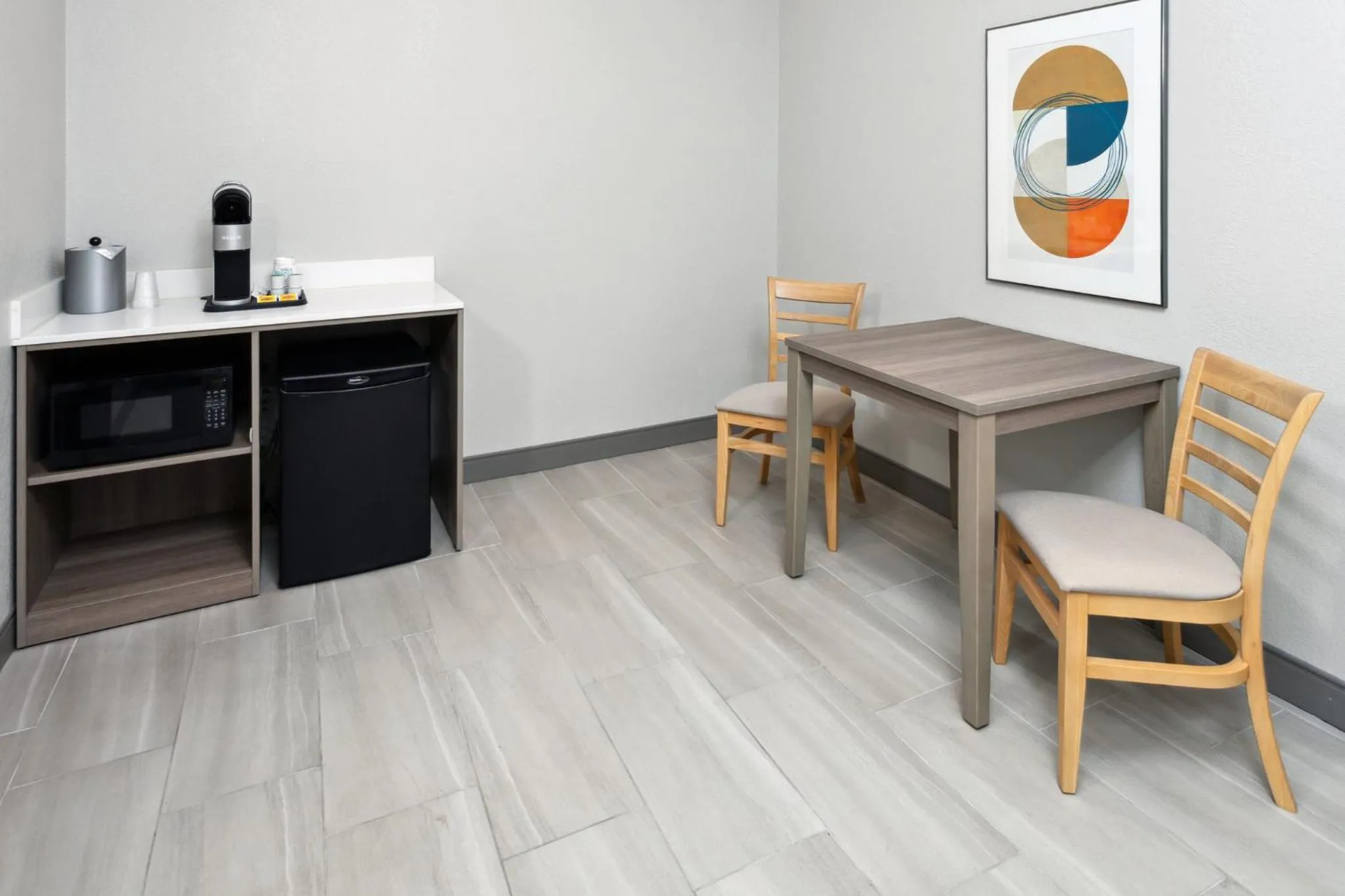 Photo of the whole room in Holiday Inn Express Cleveland Airport - Brook Park by IHG