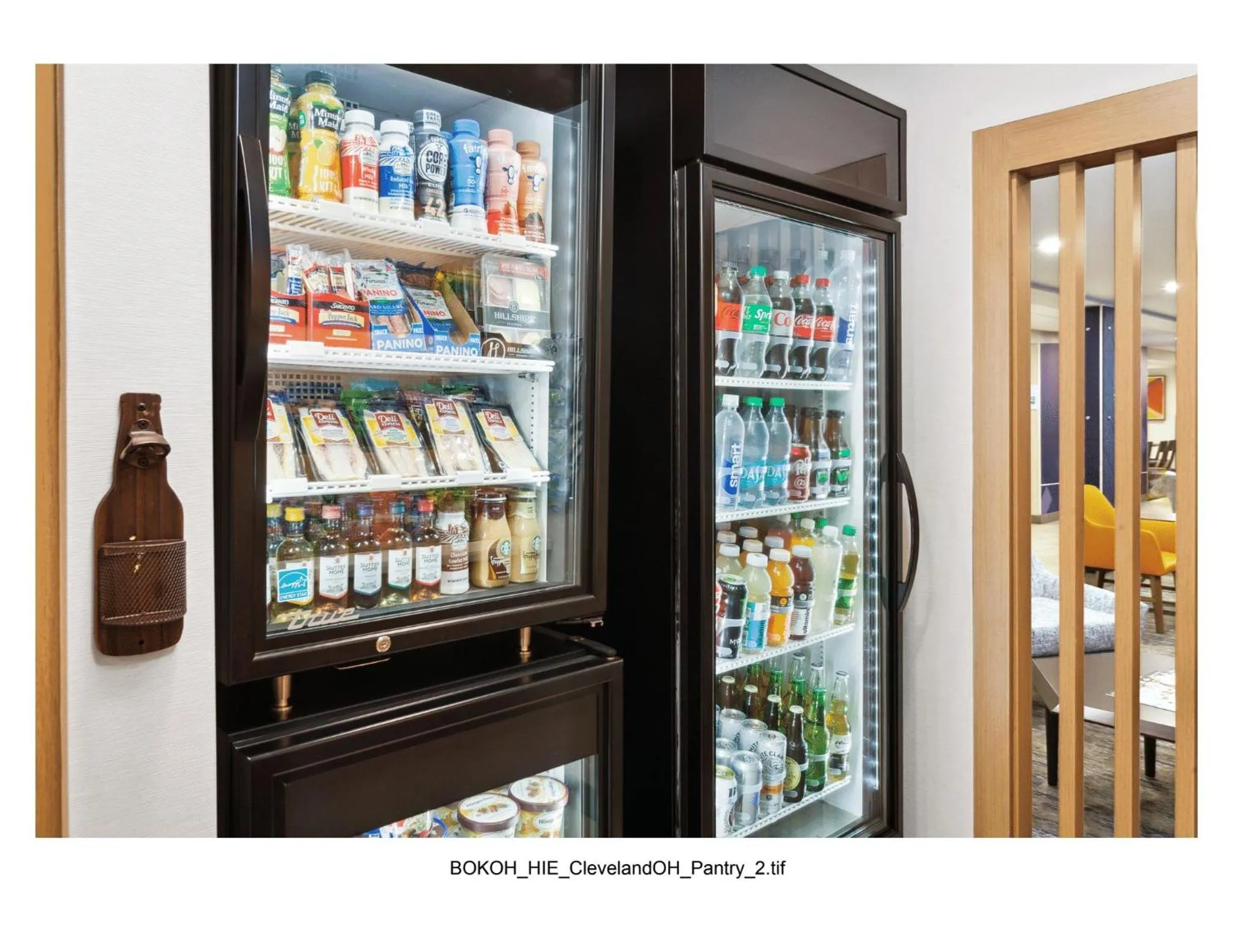 On-site shops in Holiday Inn Express Cleveland Airport - Brook Park by IHG