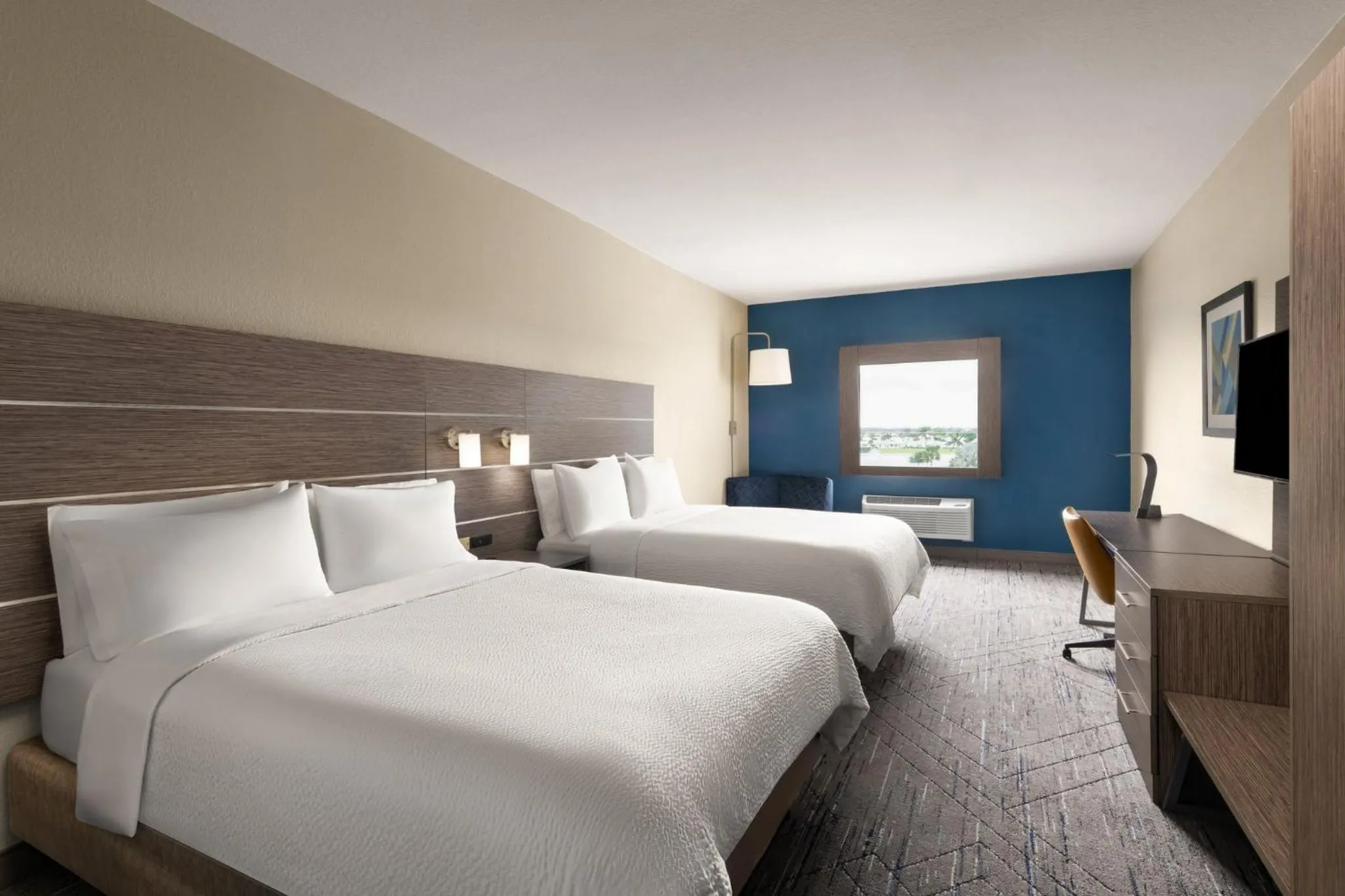 Photo of the whole room, Bed in Holiday Inn Express & Suites Boynton Beach by IHG