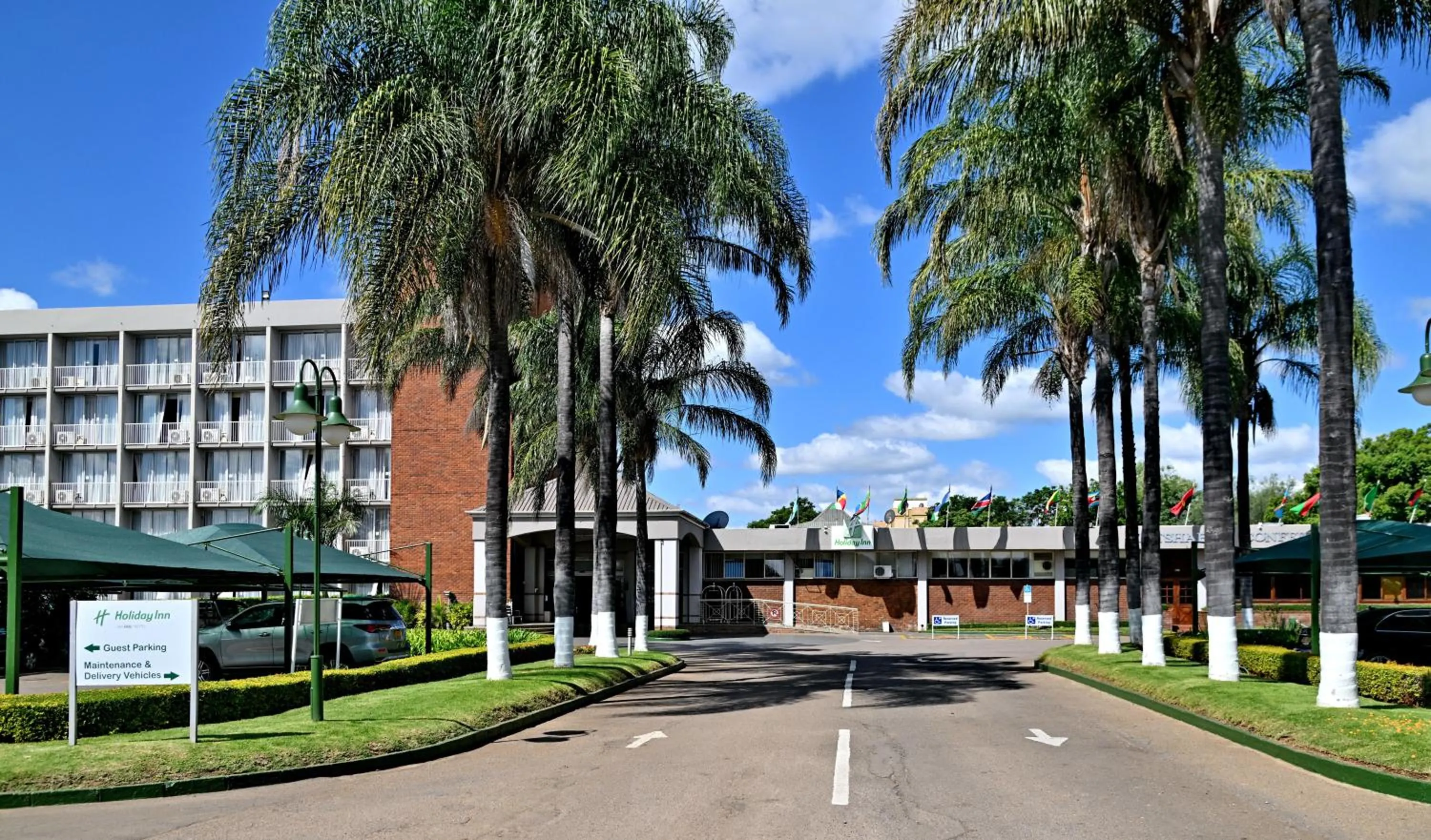 Facade/entrance in Holiday Inn - Bulawayo by IHG