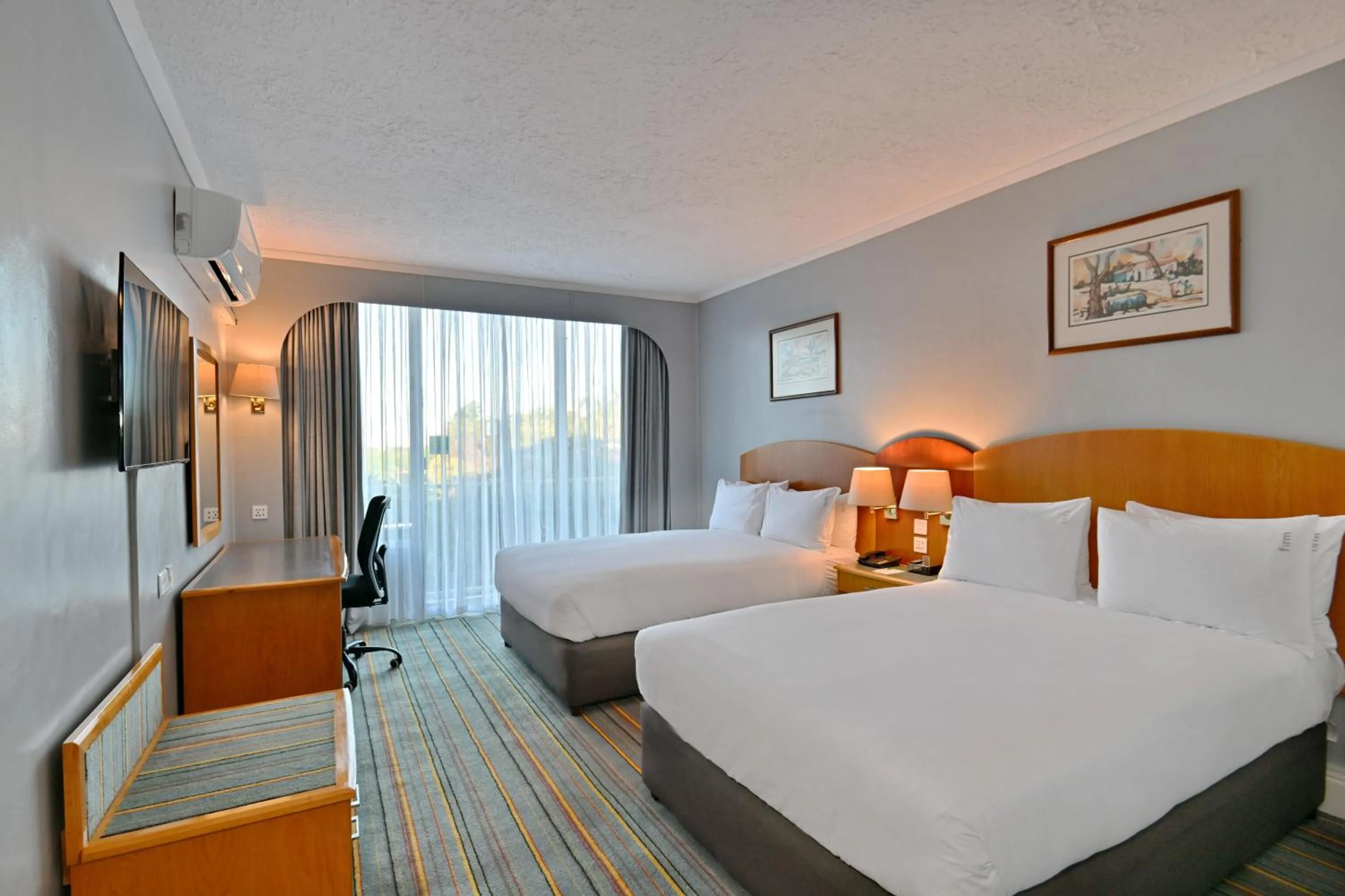 Bedroom, Bed in Holiday Inn - Bulawayo by IHG