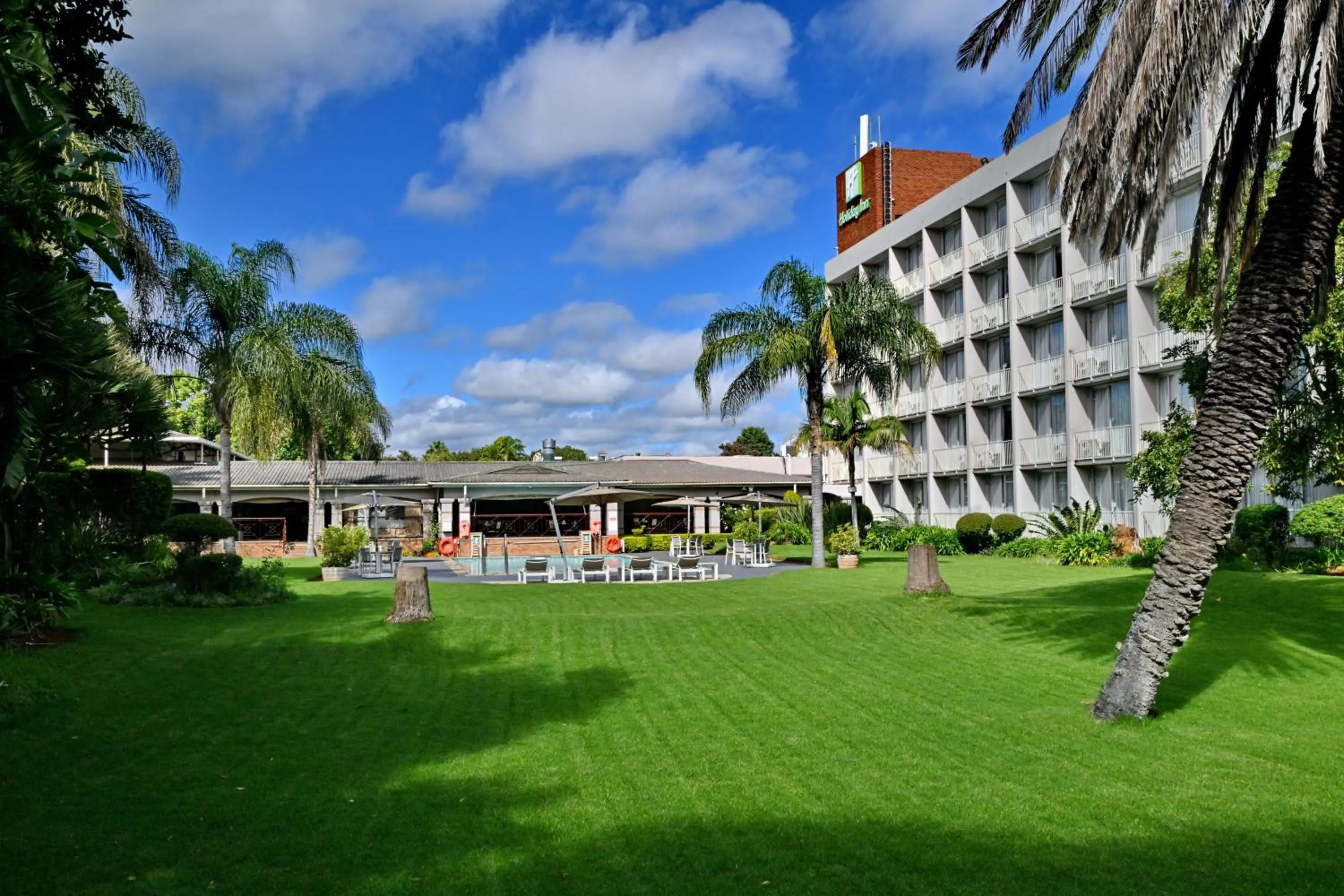 Garden in Holiday Inn - Bulawayo by IHG
