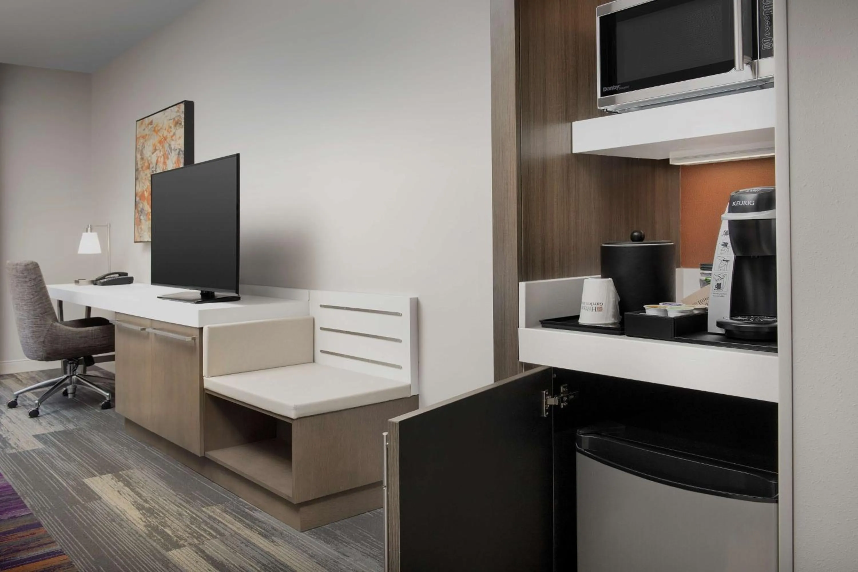 Bedroom, Bed in Hilton Garden Inn Columbia Airport, SC