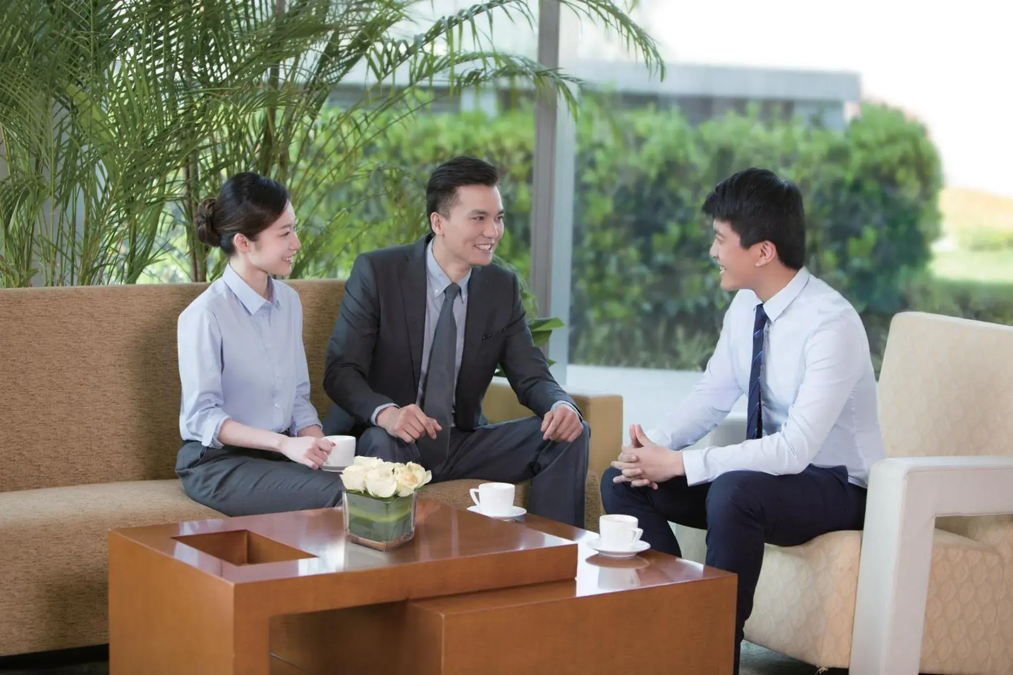 Lounge or bar in Holiday Inn Chongqing University Town by IHG Lounge or bar in Holiday Inn Chongqing University Town by IHG