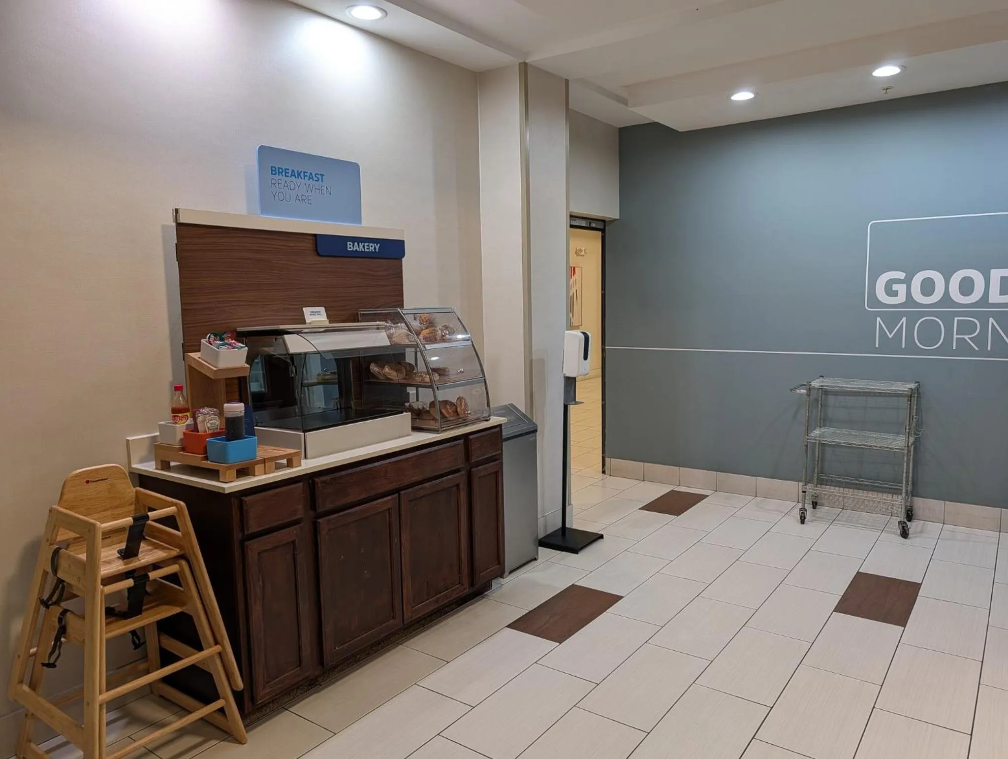 Restaurant/places to eat in Holiday Inn Express Columbia by IHG