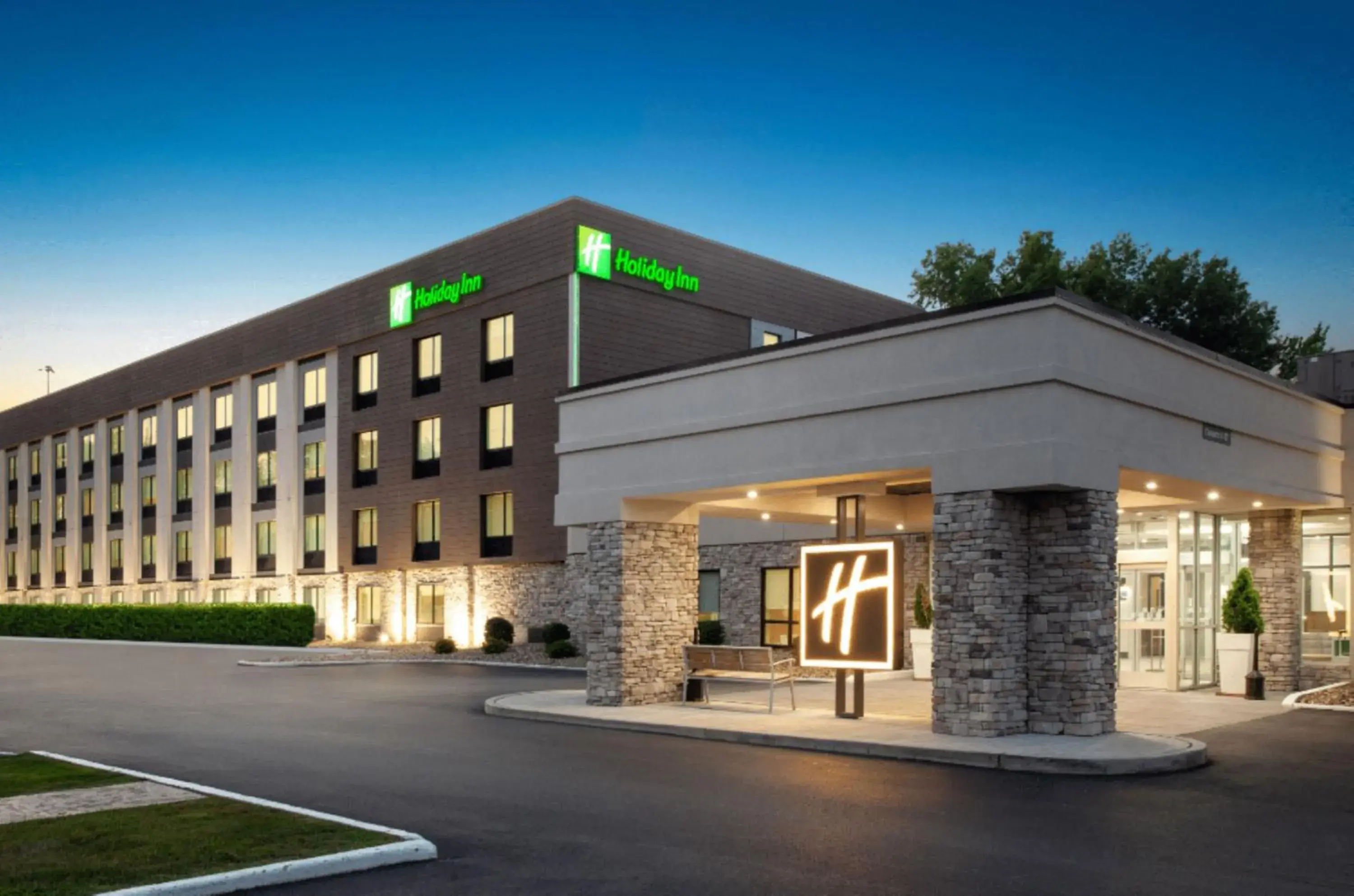 Property building in Holiday Inn Cleveland-Mayfield by IHG Property building in Holiday Inn Cleveland-Mayfield by IHG