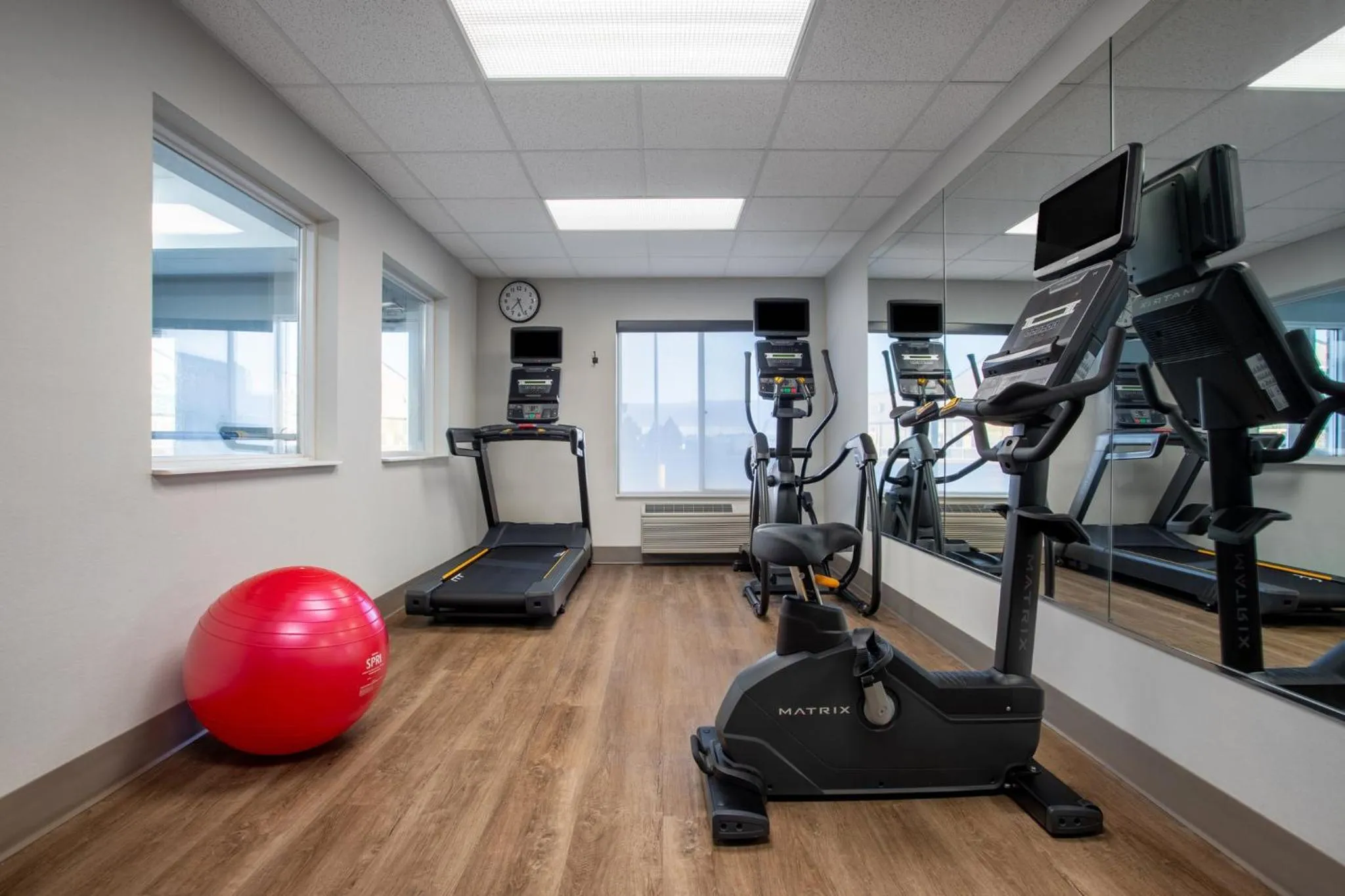 Fitness centre/facilities in Holiday Inn Express & Suites Clinton by IHG