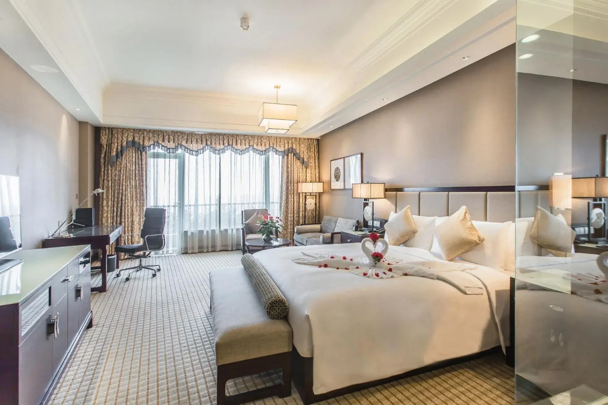 Photo of the whole room, Bed in InterContinental Sancha Lake by IHG Photo of the whole room, Bed in InterContinental Sancha Lake by IHG