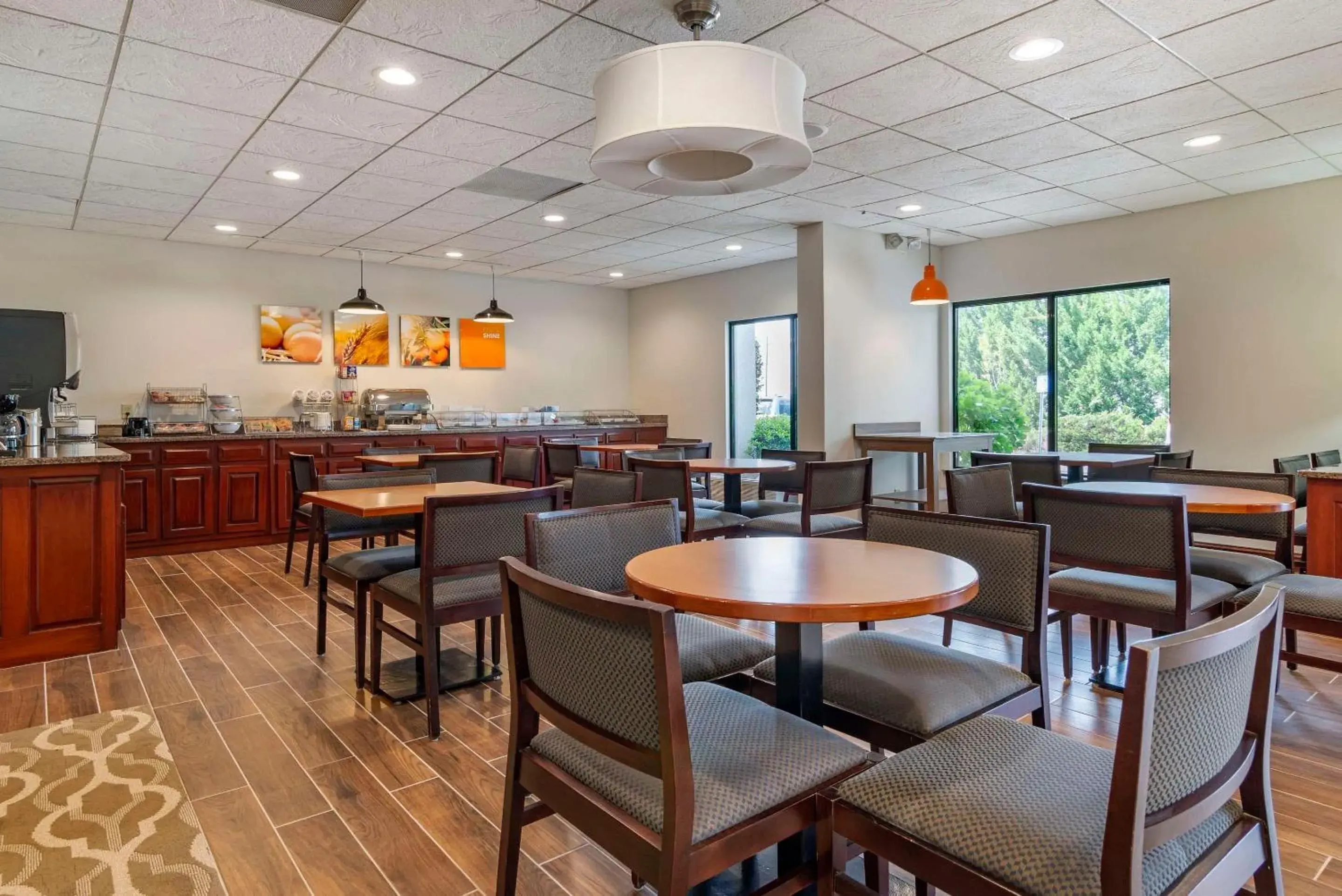 Breakfast in Comfort Inn & Suites Dahlonega University Area Breakfast in Comfort Inn & Suites Dahlonega University Area