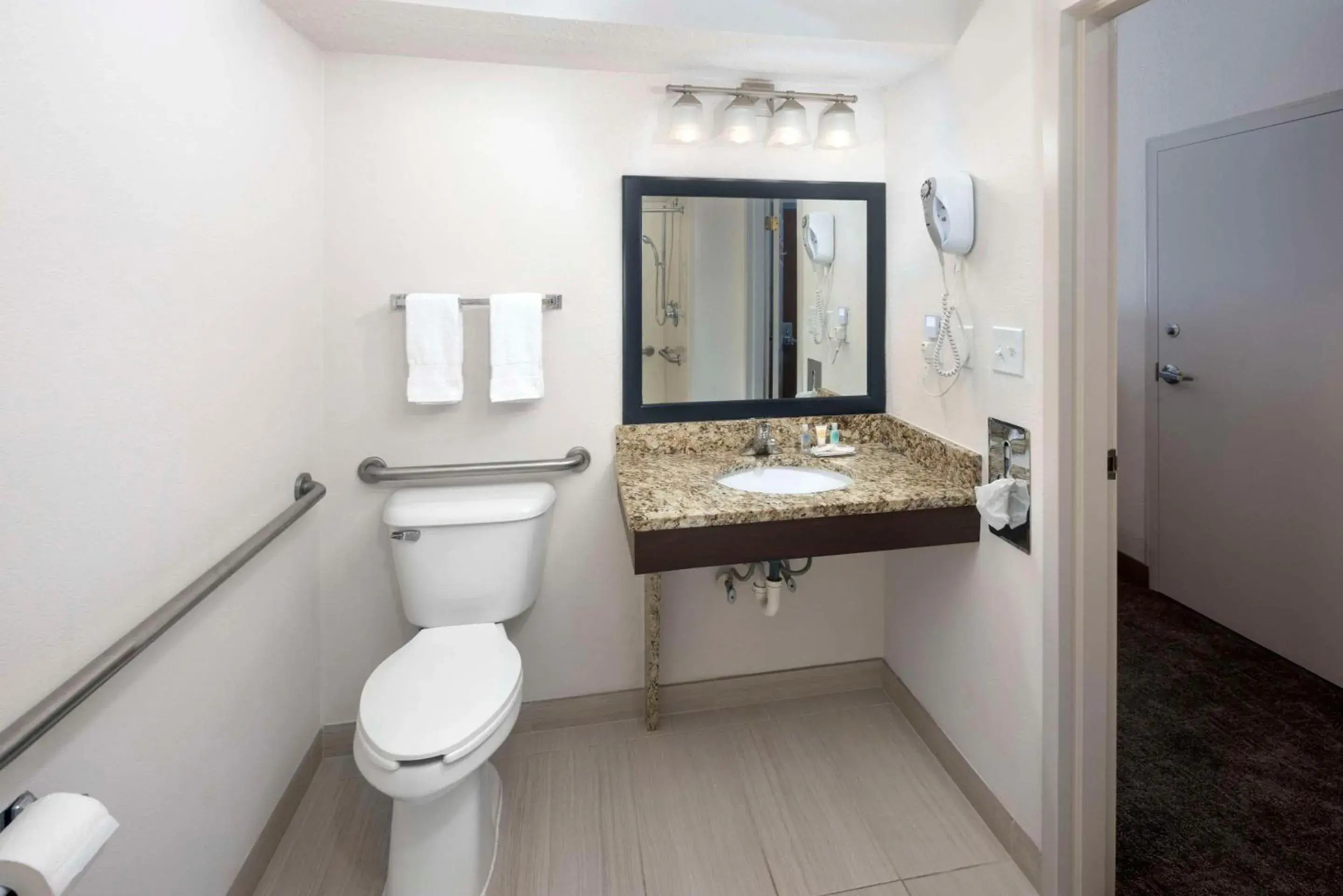 Bedroom in Comfort Inn & Suites Dahlonega University Area Bedroom in Comfort Inn & Suites Dahlonega University Area