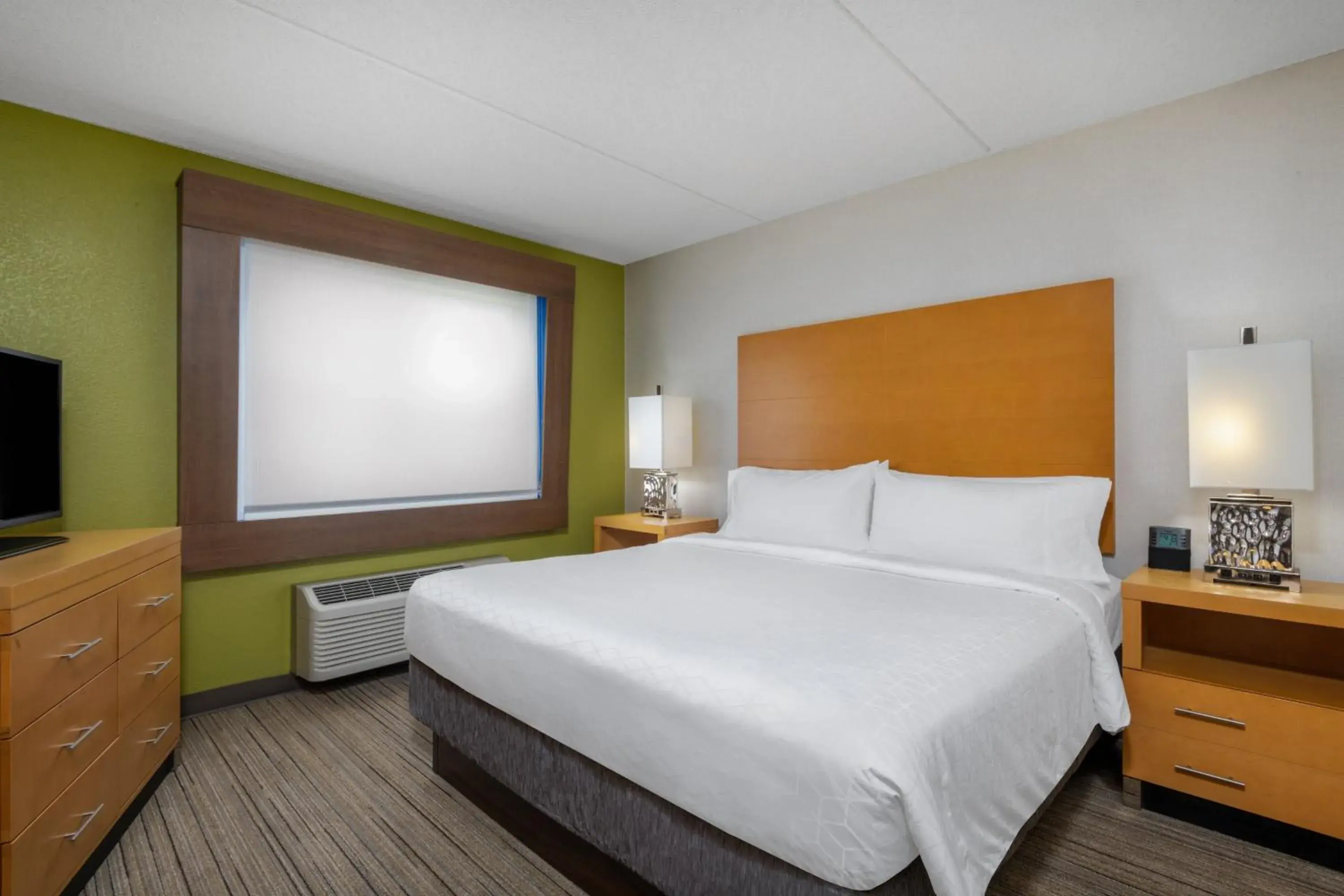 Photo of the whole room, Bed in Holiday Inn Express & Suites Wheat Ridge-Denver West by IHG Photo of the whole room, Bed in Holiday Inn Express & Suites Wheat Ridge-Denver West by IHG