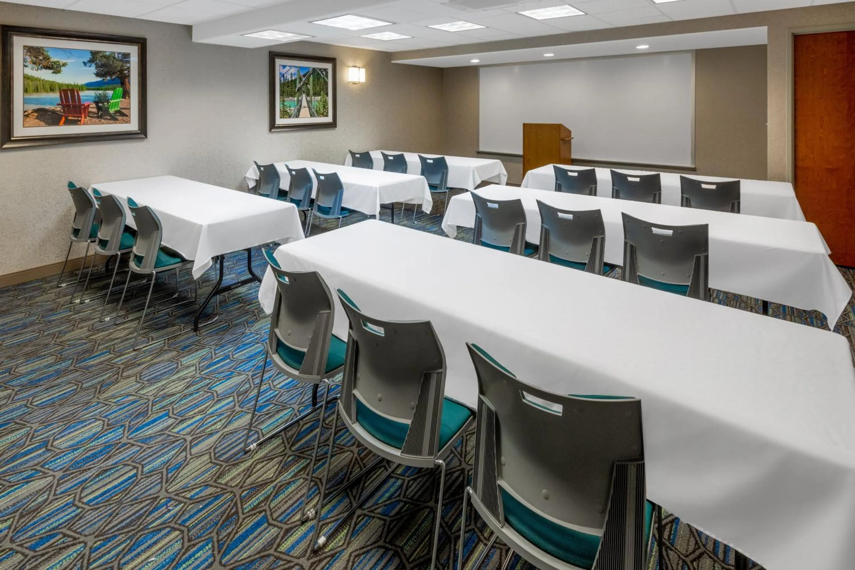 Meeting/conference room in Holiday Inn Express & Suites Wheat Ridge-Denver West by IHG