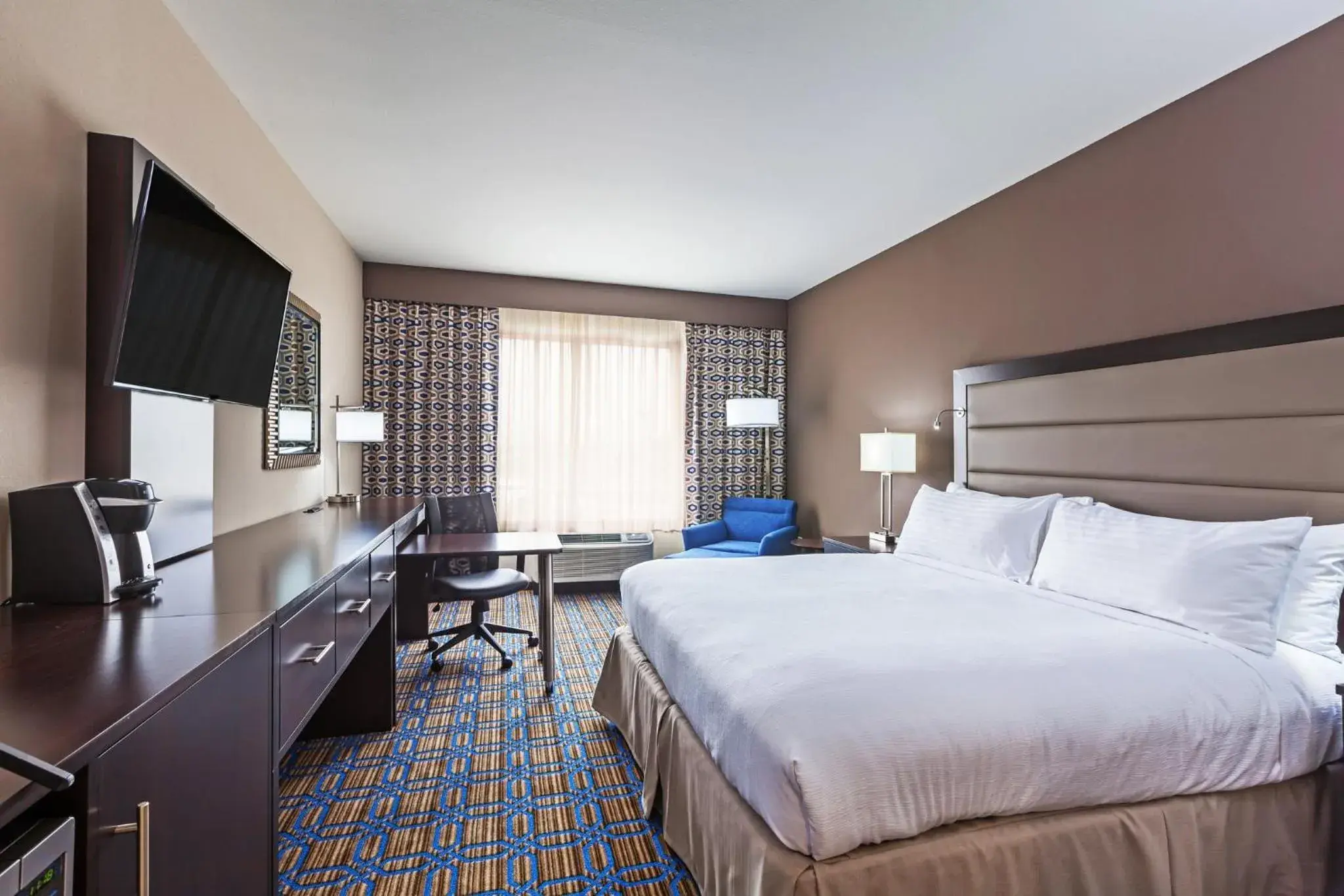 Photo of the whole room, Bed in Clarion Hotel The Colony - Plano West Photo of the whole room, Bed in Clarion Hotel The Colony - Plano West