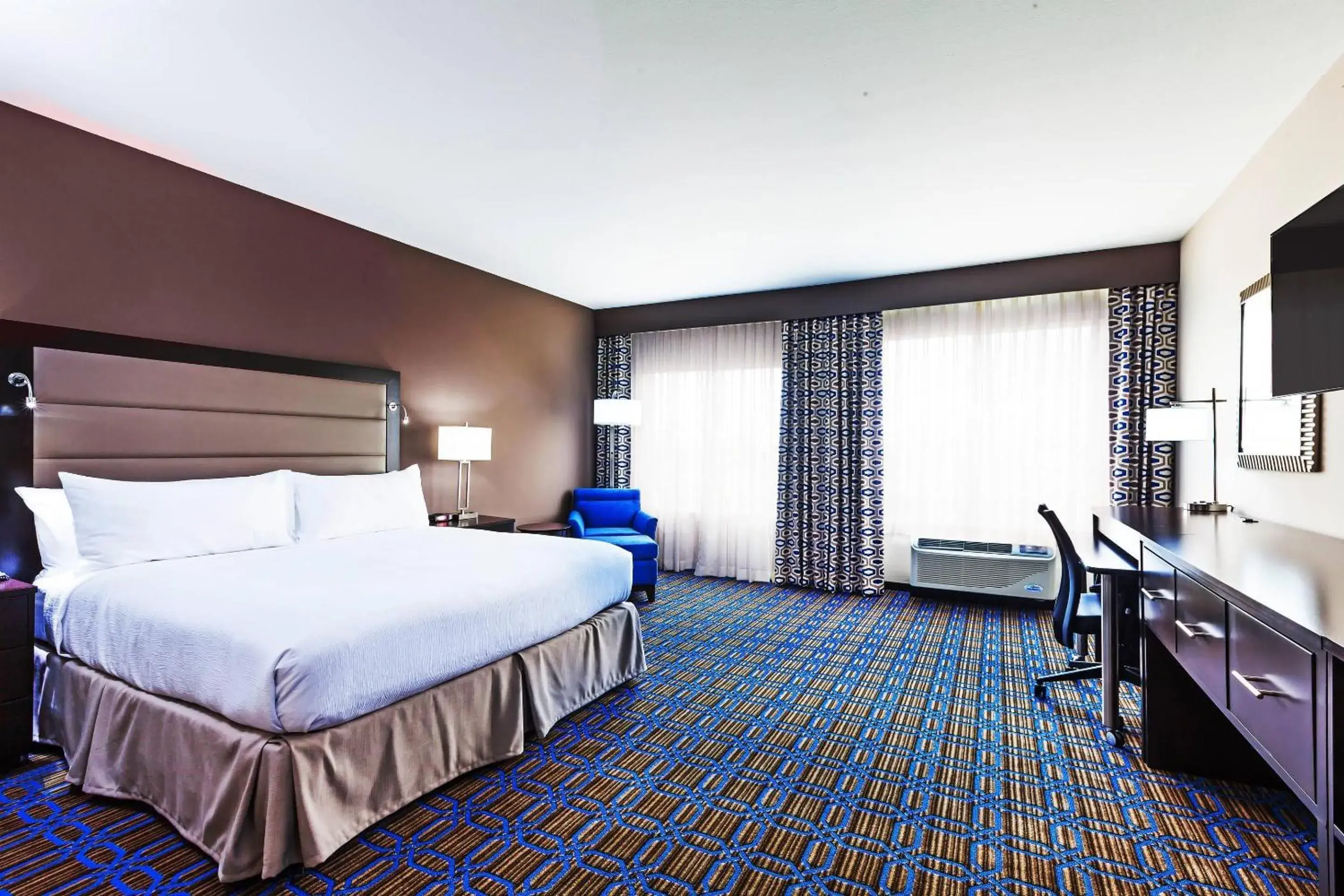 Bedroom, Bed in Clarion Hotel The Colony - Plano West Bedroom, Bed in Clarion Hotel The Colony - Plano West