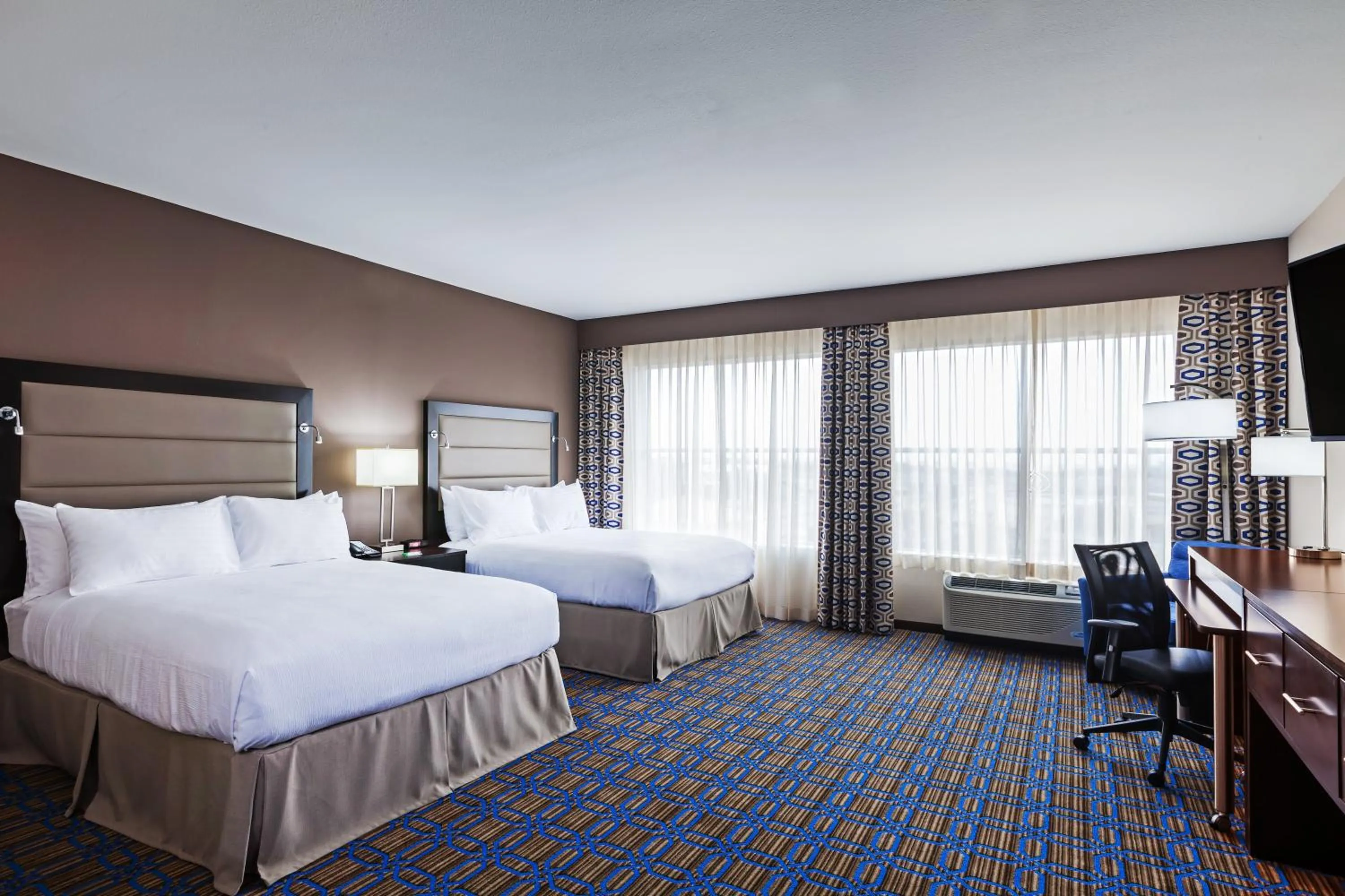 Photo of the whole room, Bed in Clarion Hotel The Colony - Plano West