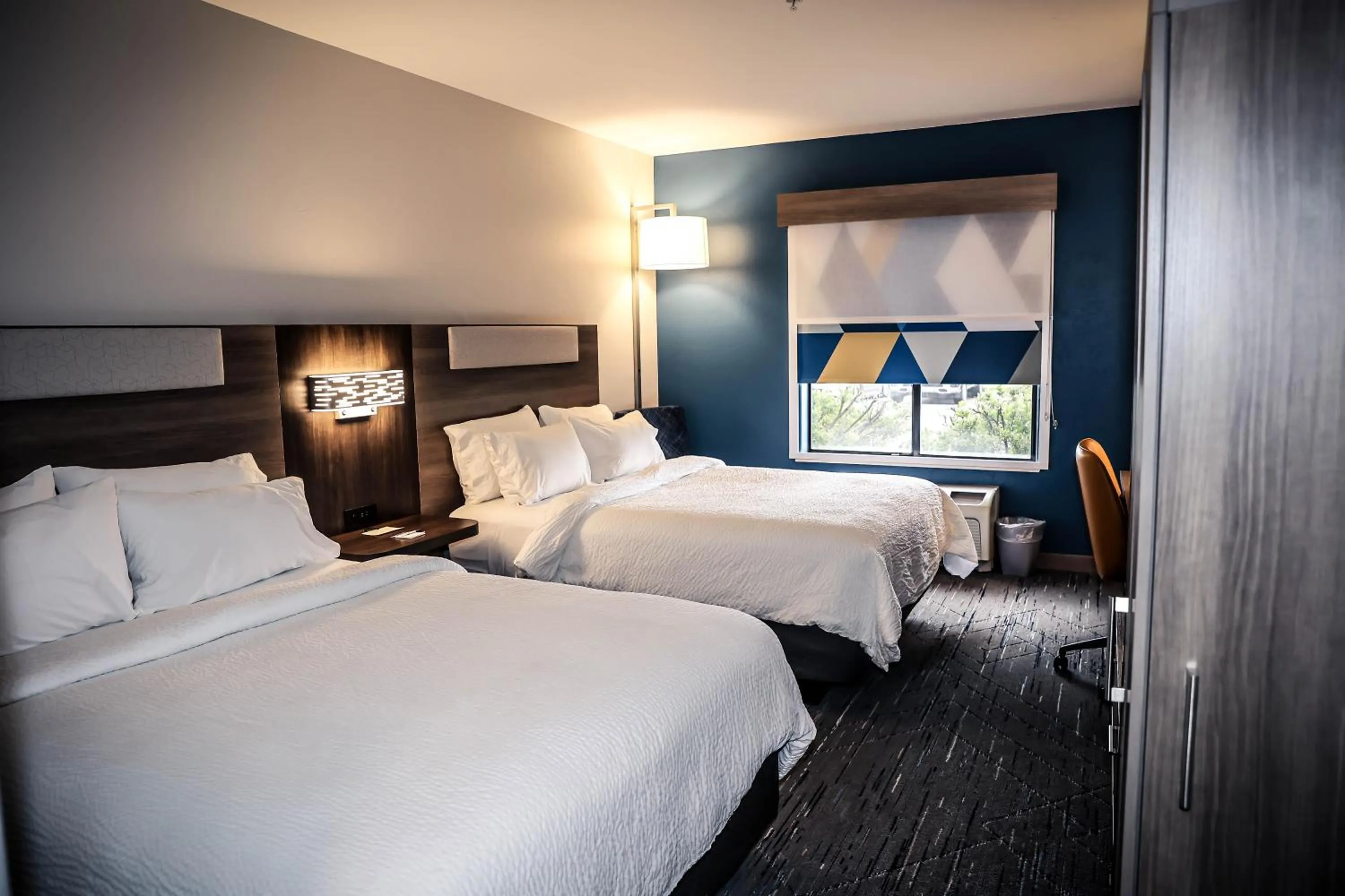 Bed in Holiday Inn Express & Suites Douglas by IHG