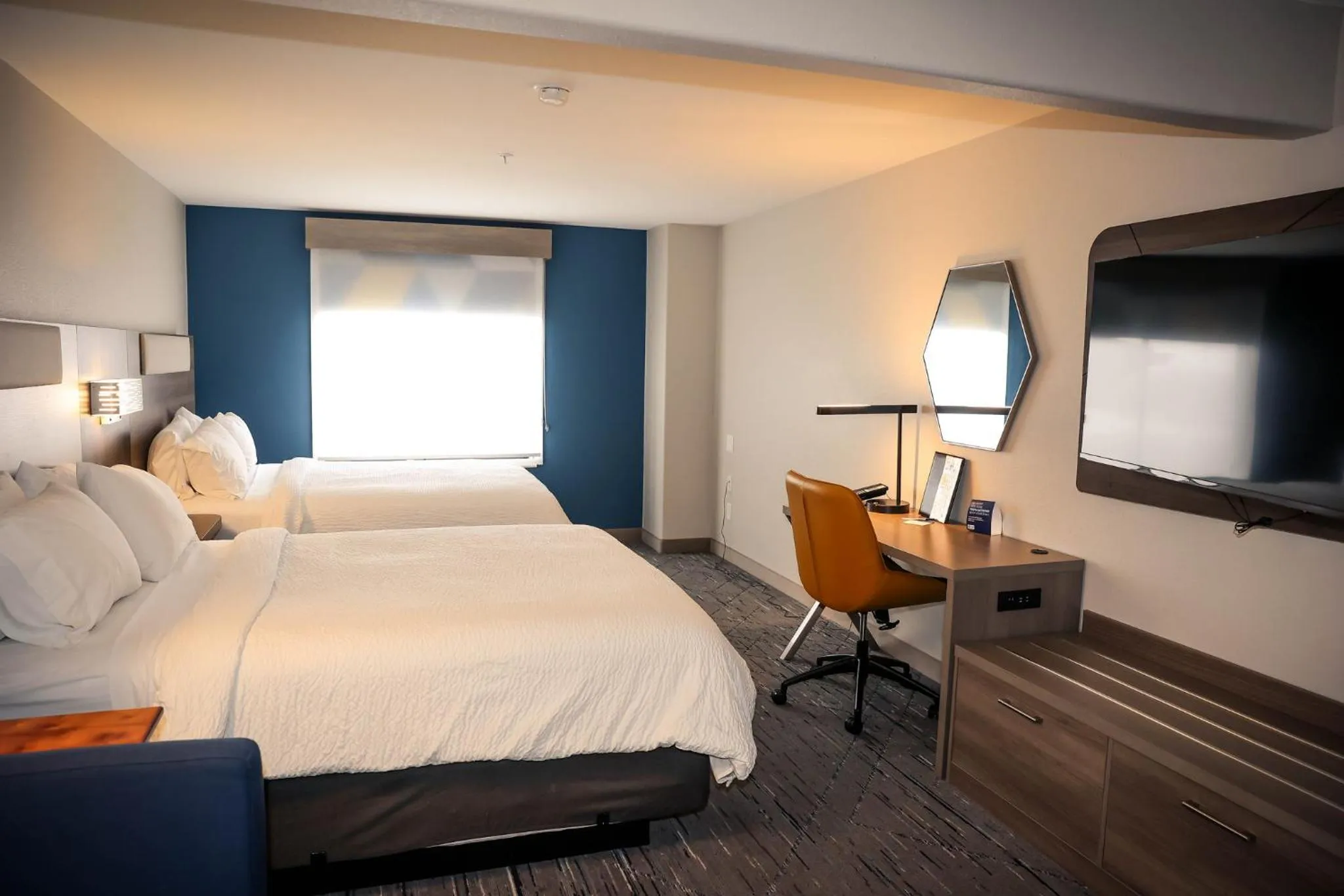 Photo of the whole room, Bed in Holiday Inn Express & Suites Douglas by IHG