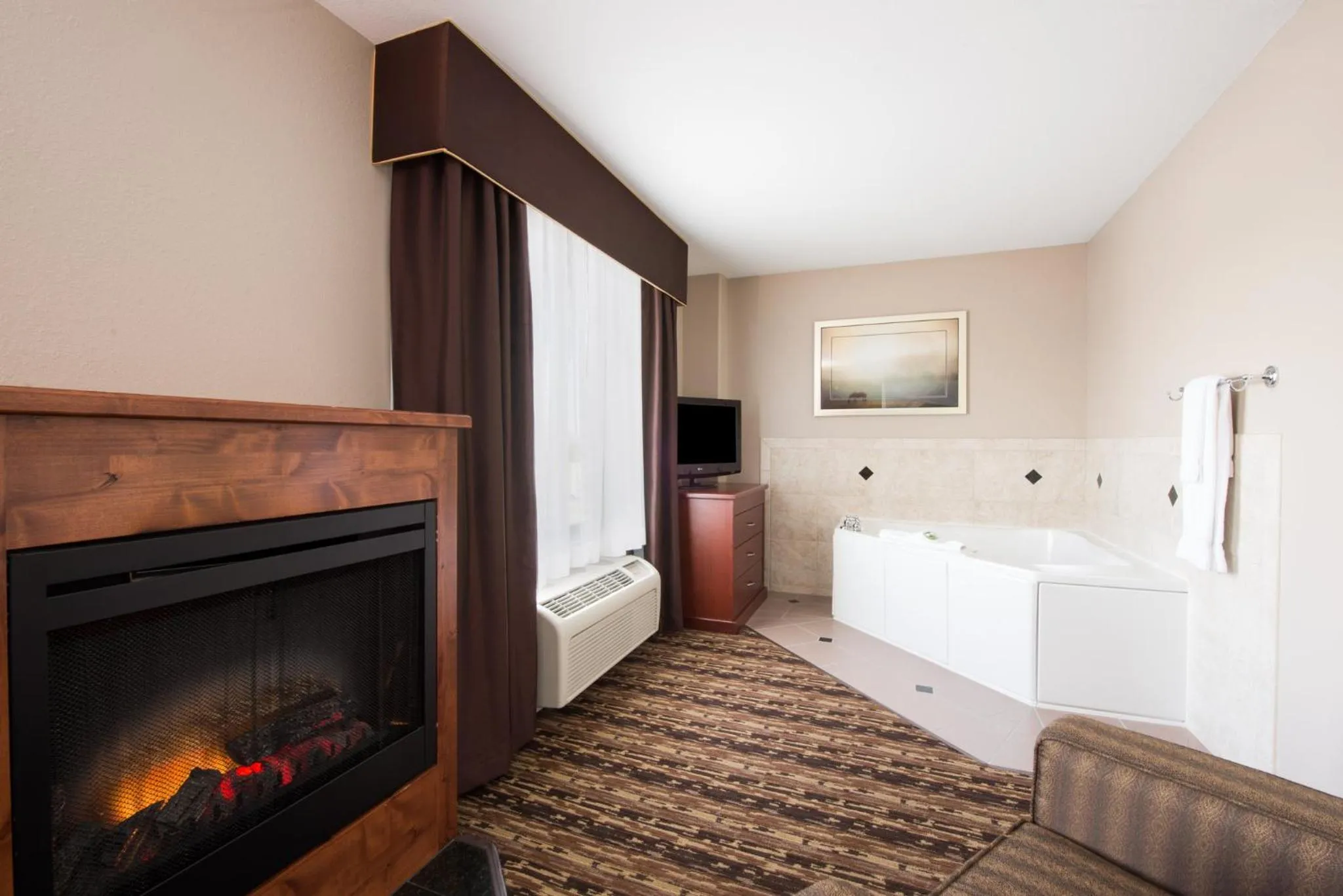 Bedroom in Holiday Inn Express & Suites Douglas by IHG