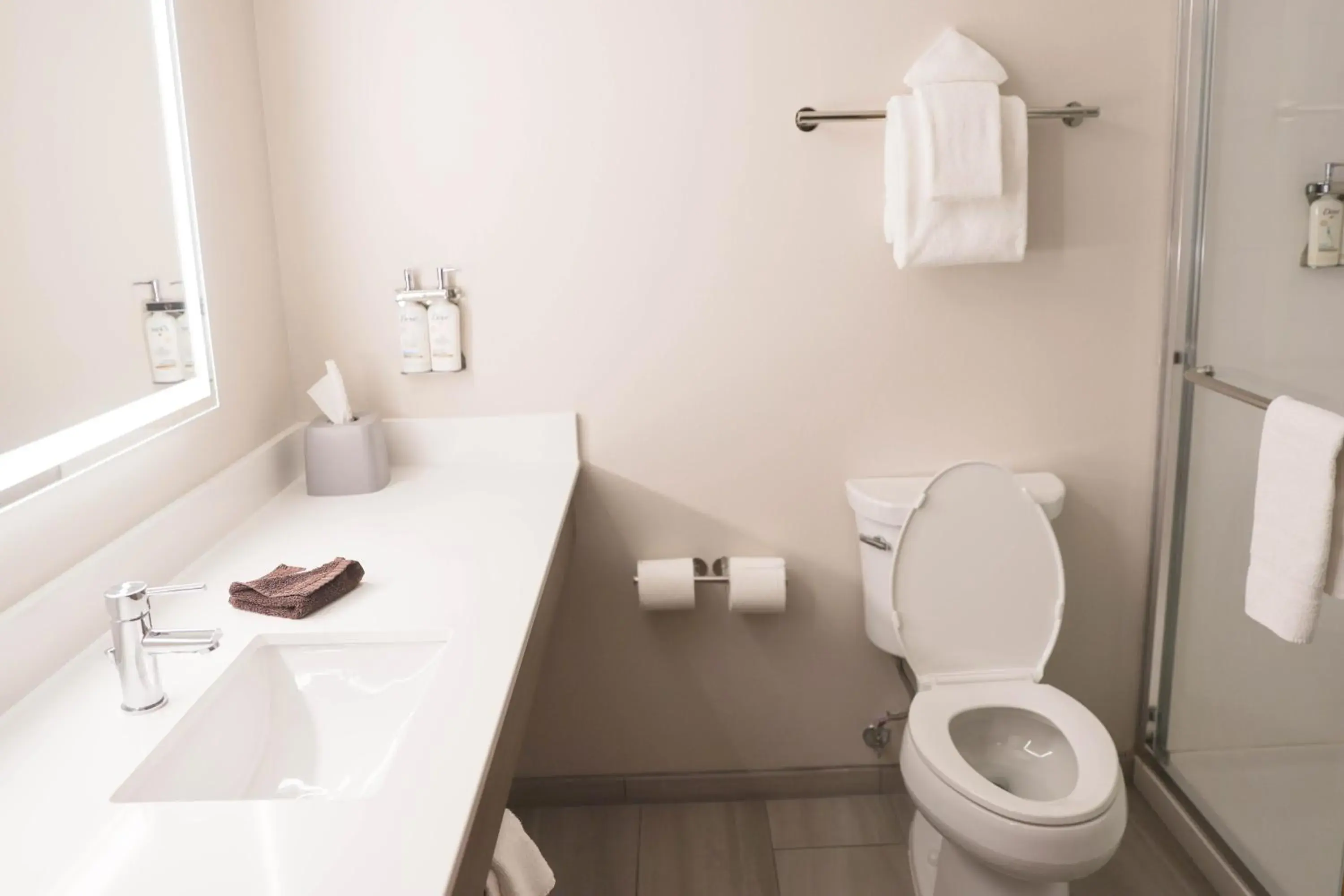 Executive Suite - Non-Smoking in Holiday Inn Express & Suites Douglas by IHG Executive Suite - Non-Smoking in Holiday Inn Express & Suites Douglas by IHG