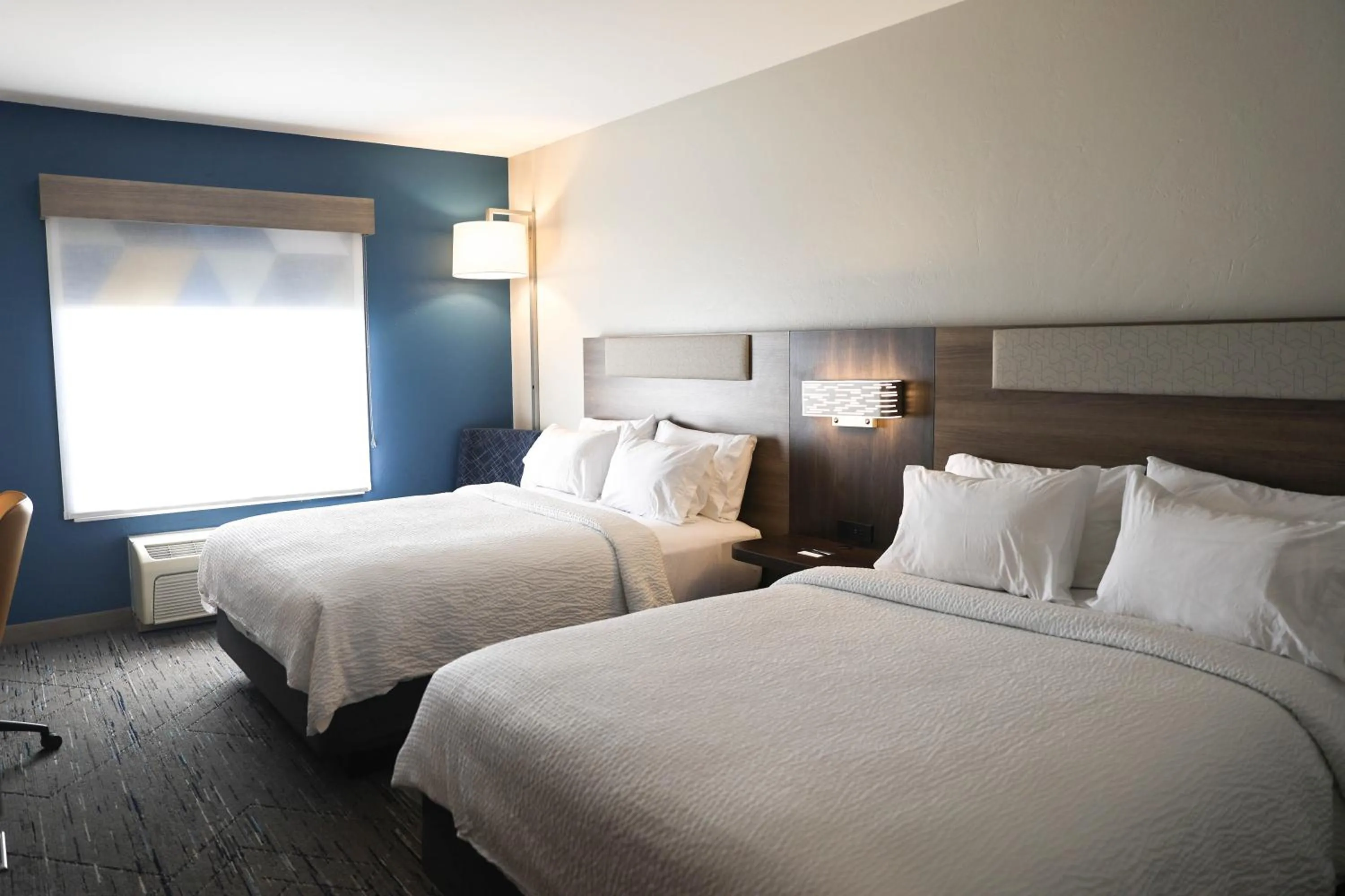 Bed in Holiday Inn Express & Suites Douglas by IHG