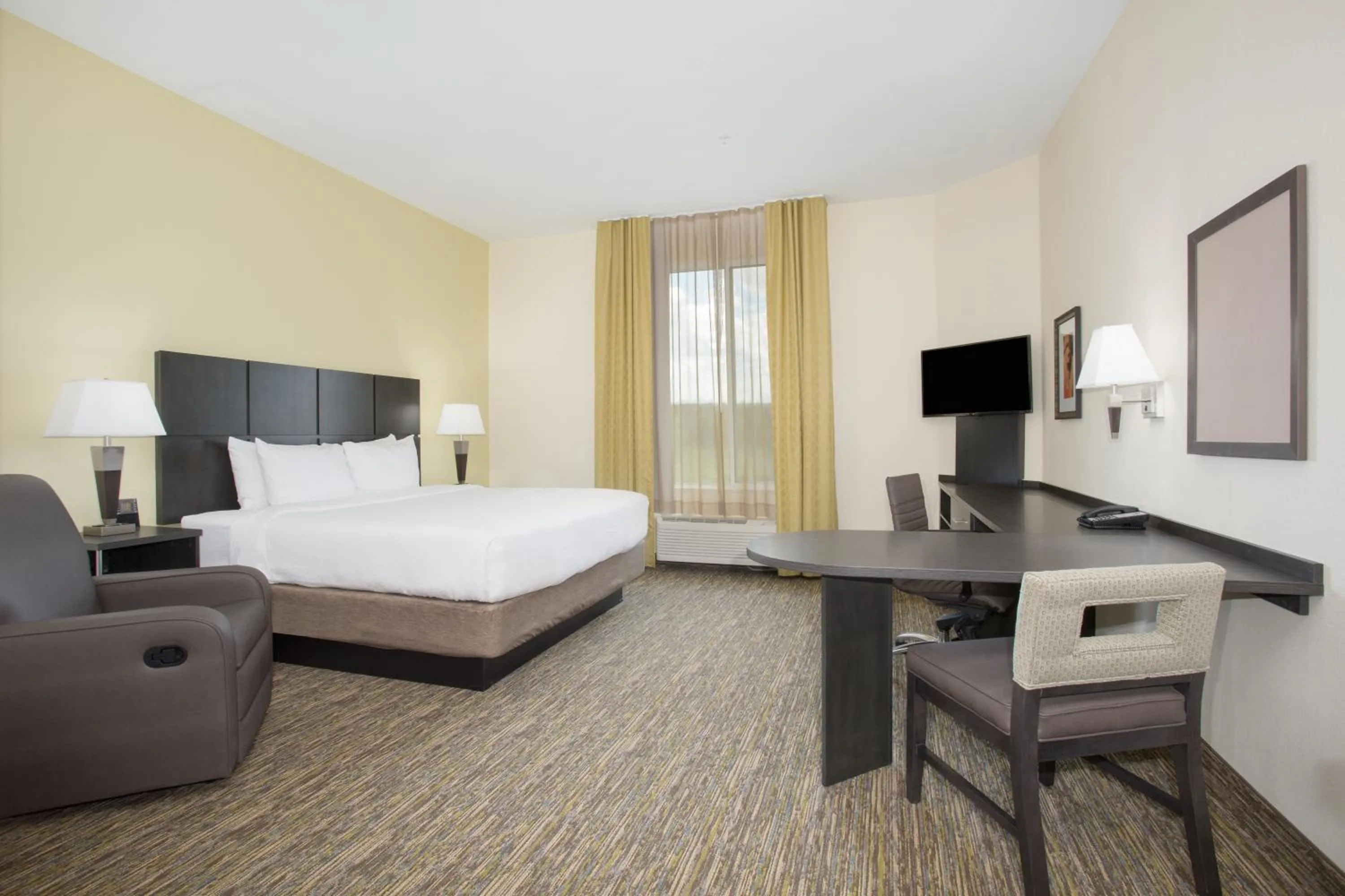 Bedroom, Bed in Candlewood Suites Dickinson by IHG