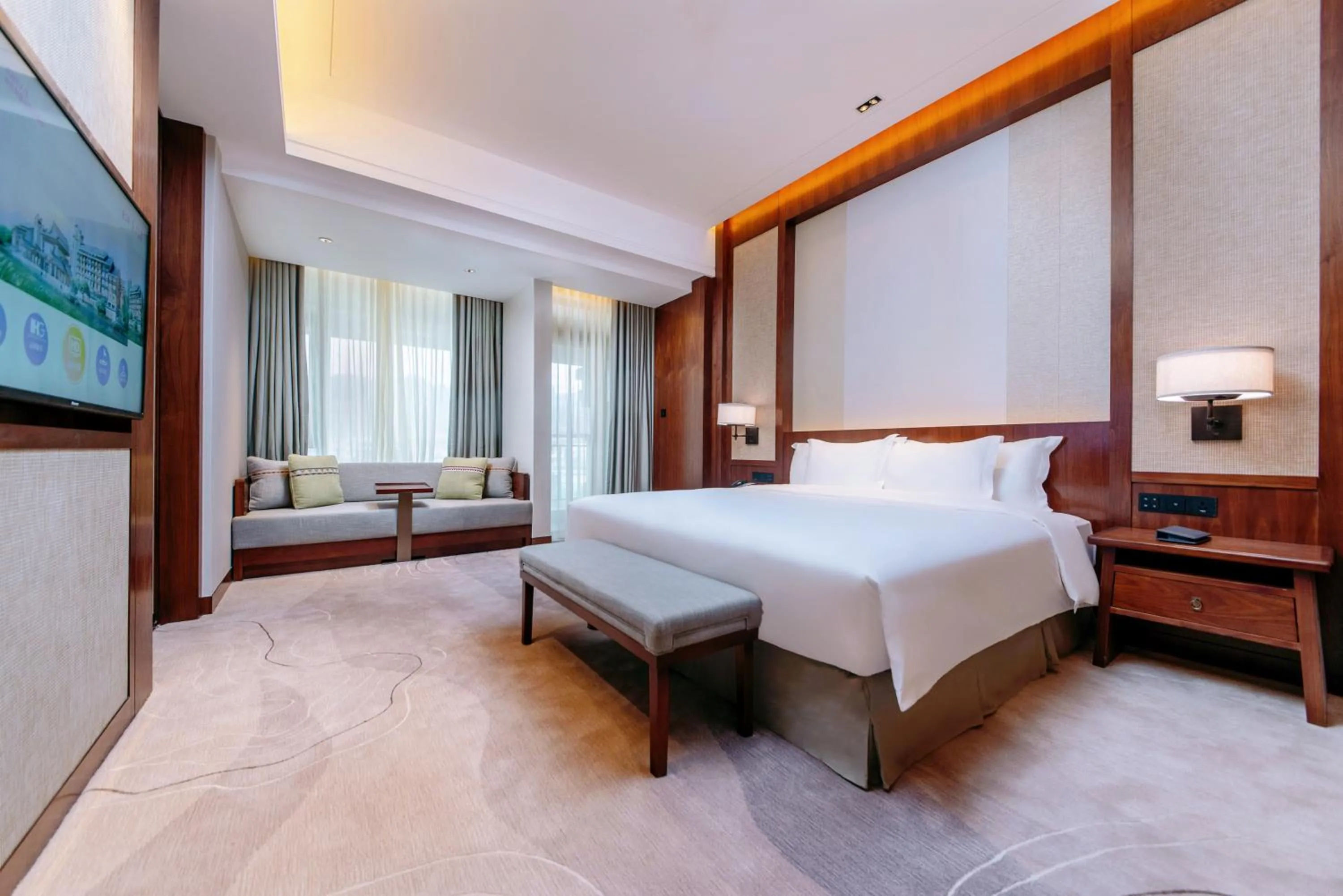 Photo of the whole room, Bed in Howard Johnson Neodalle Resort Zhangjiajie