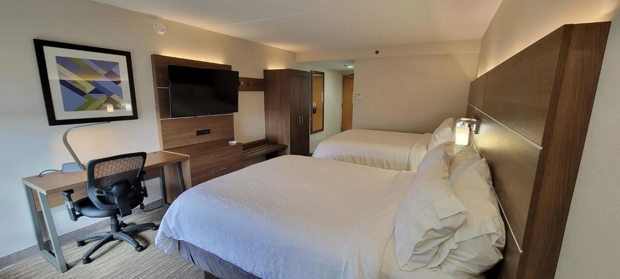 Photo of the whole room, Bed in Holiday Inn Express Edgewood-Aberdeen-Bel Air