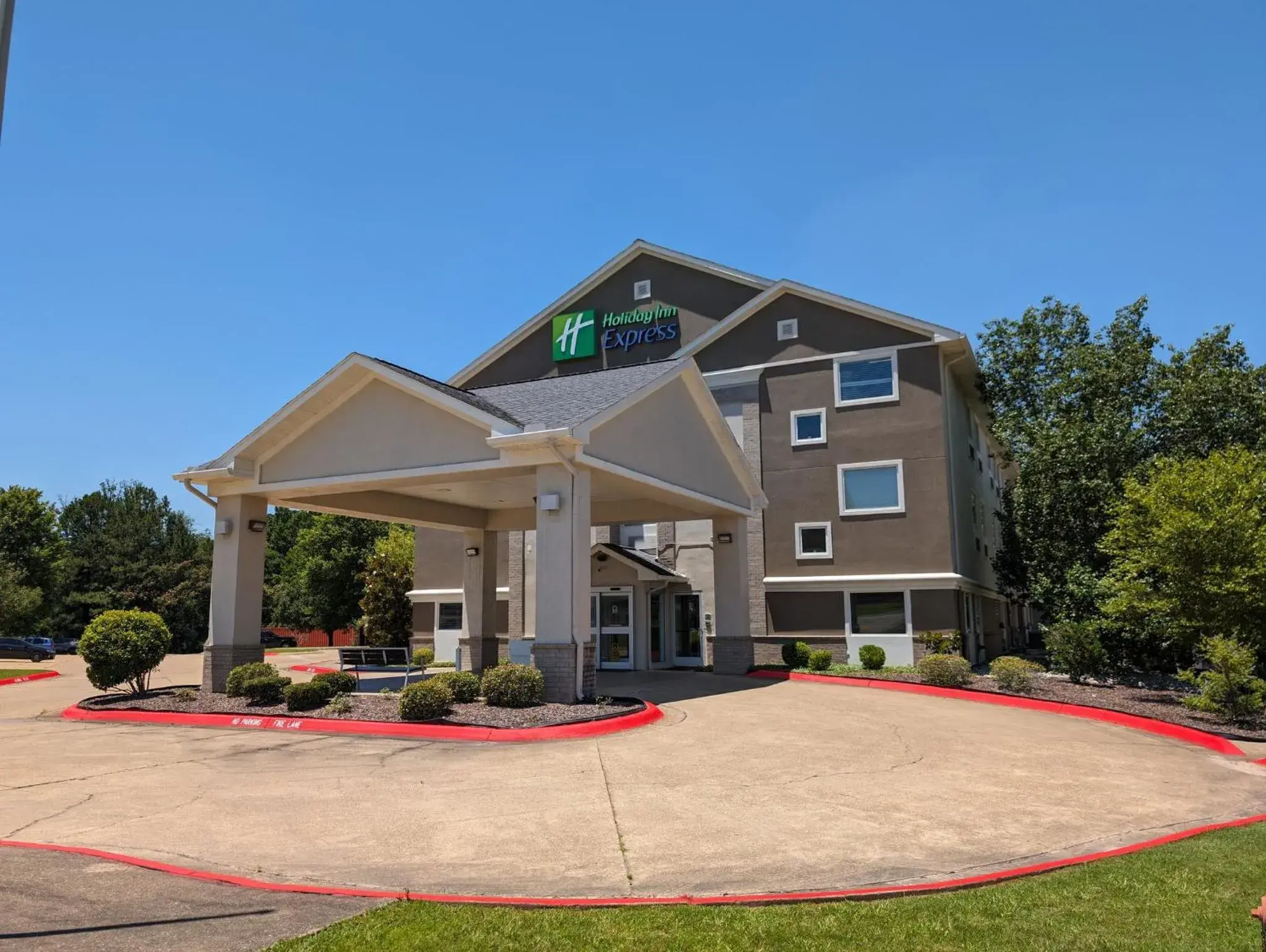 Property building in Holiday Inn Express & Suites - El Dorado by IHG Property building in Holiday Inn Express & Suites - El Dorado by IHG