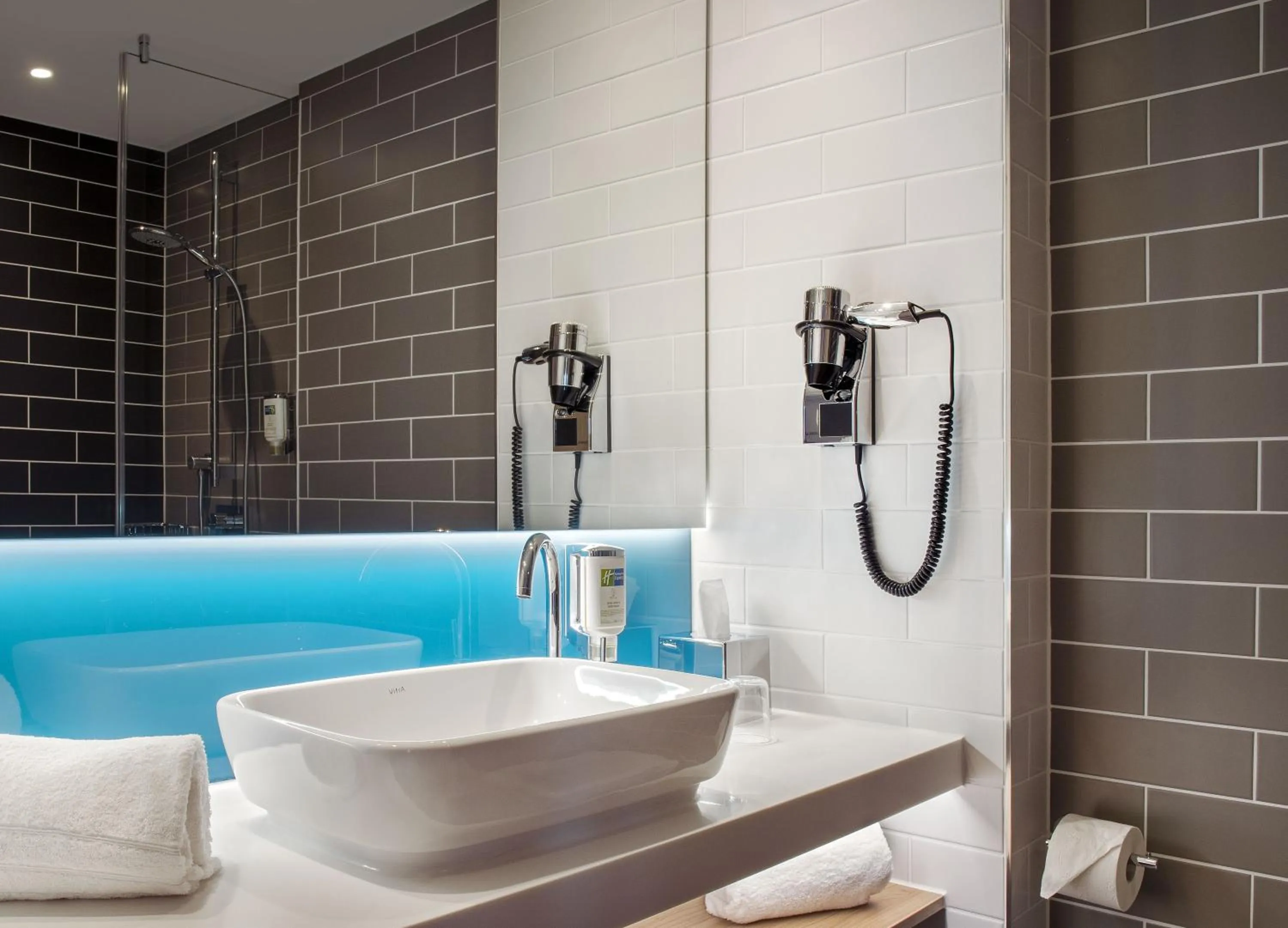 Bathroom in Holiday Inn Express Karlsruhe - City Park by IHG