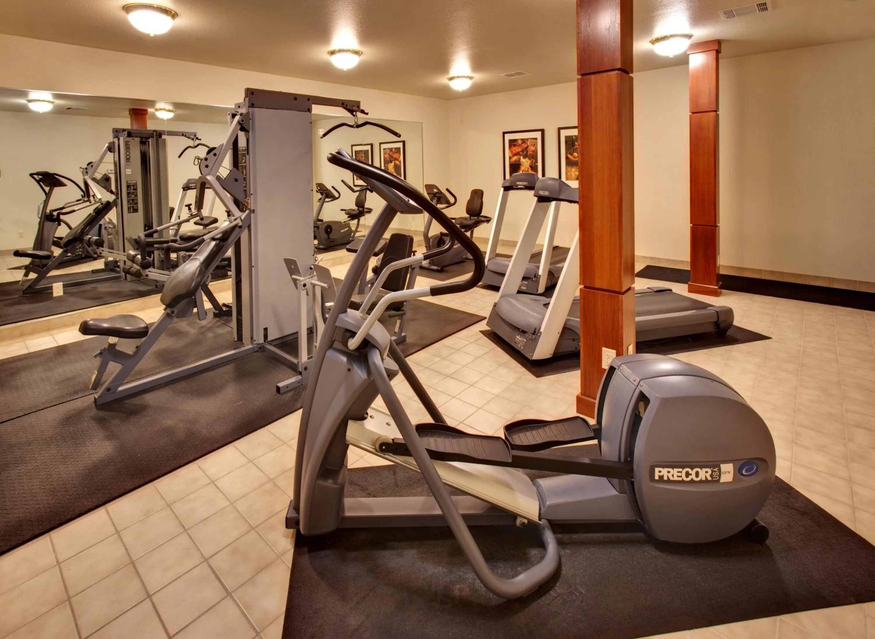 Fitness centre/facilities in Staybridge Suites Sioux Falls at Empire Mall by IHG