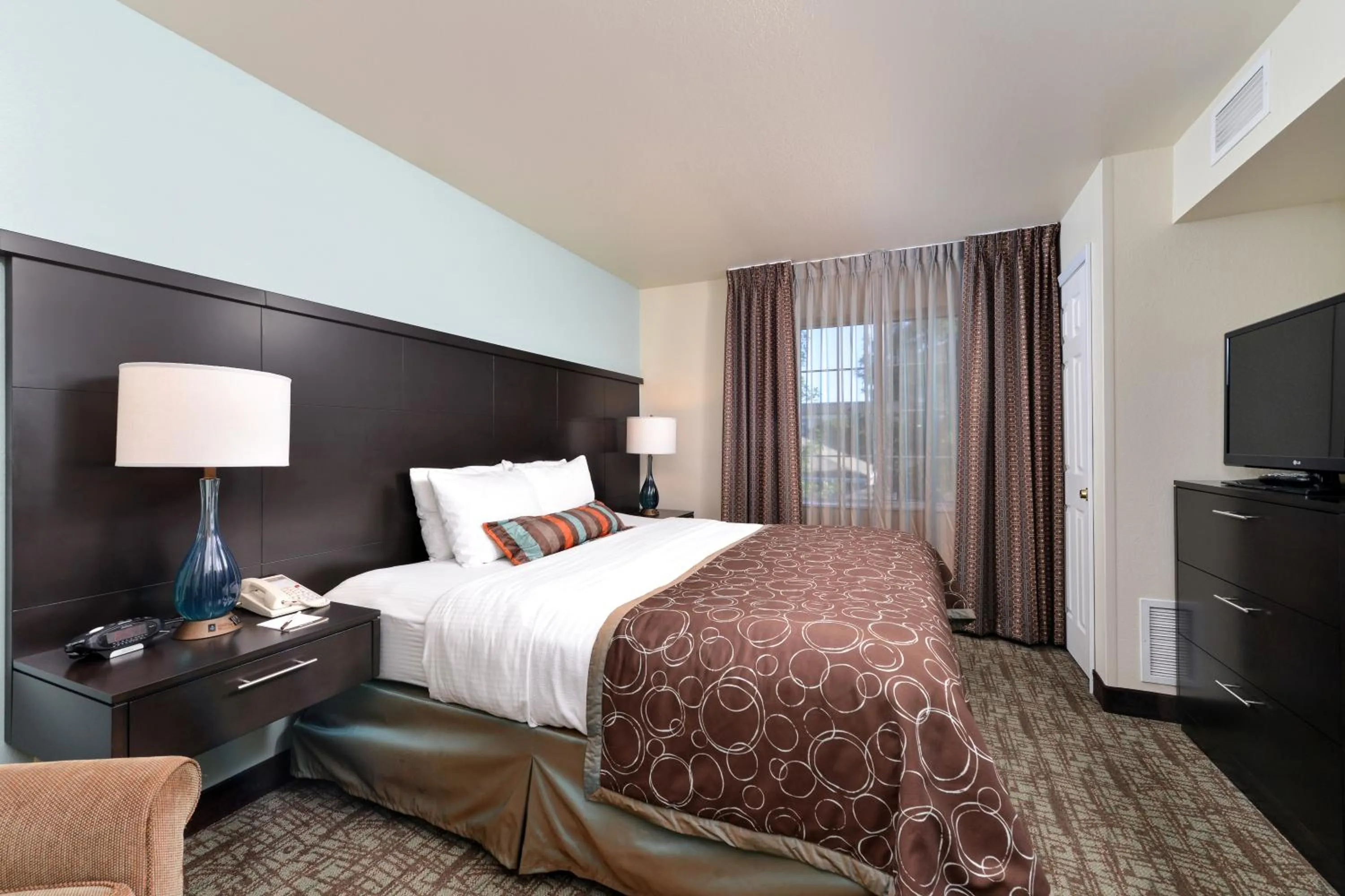Bedroom, Bed in Staybridge Suites Sioux Falls at Empire Mall by IHG