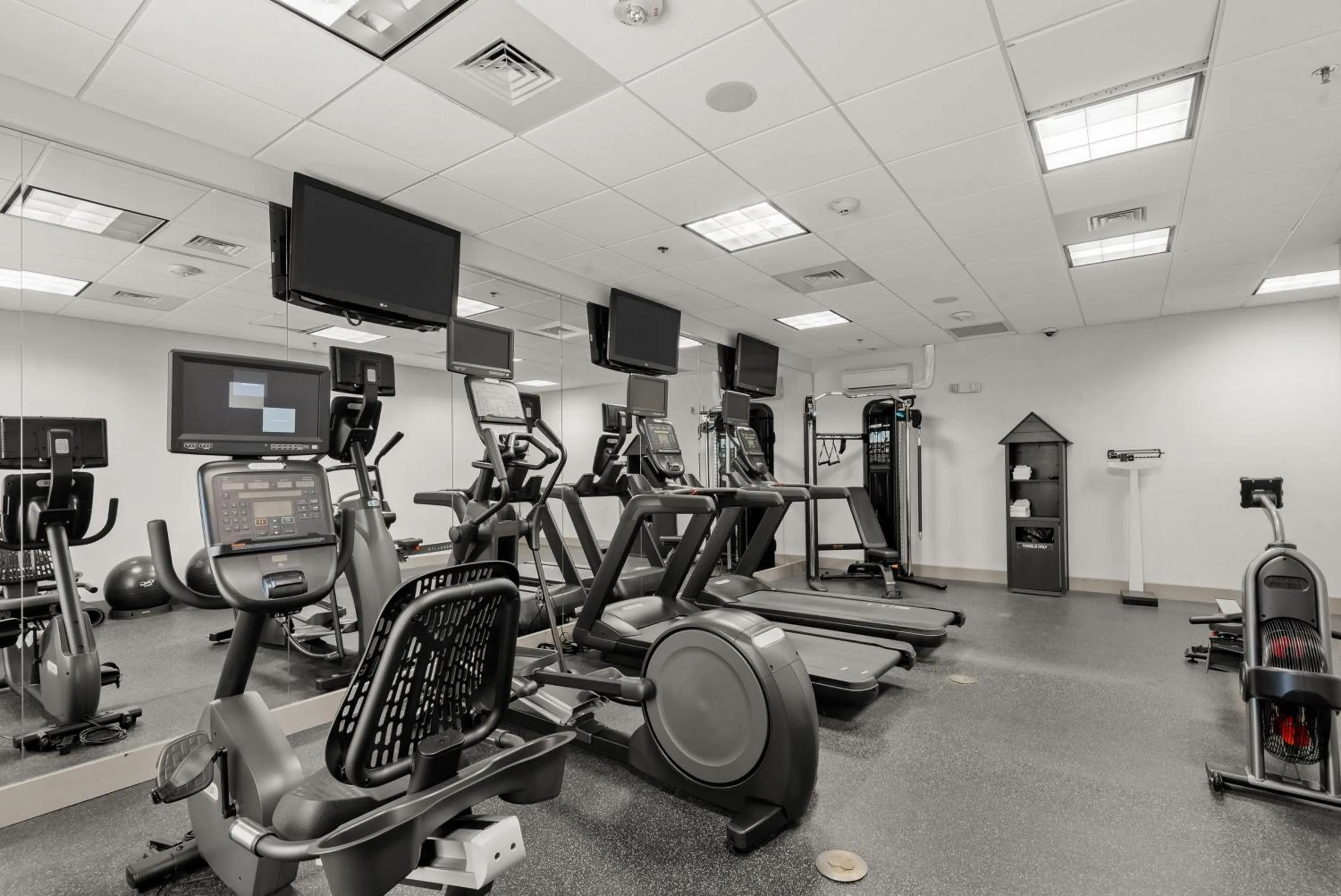 Fitness centre/facilities in Holiday Inn Express & Suites Gonzales by IHG