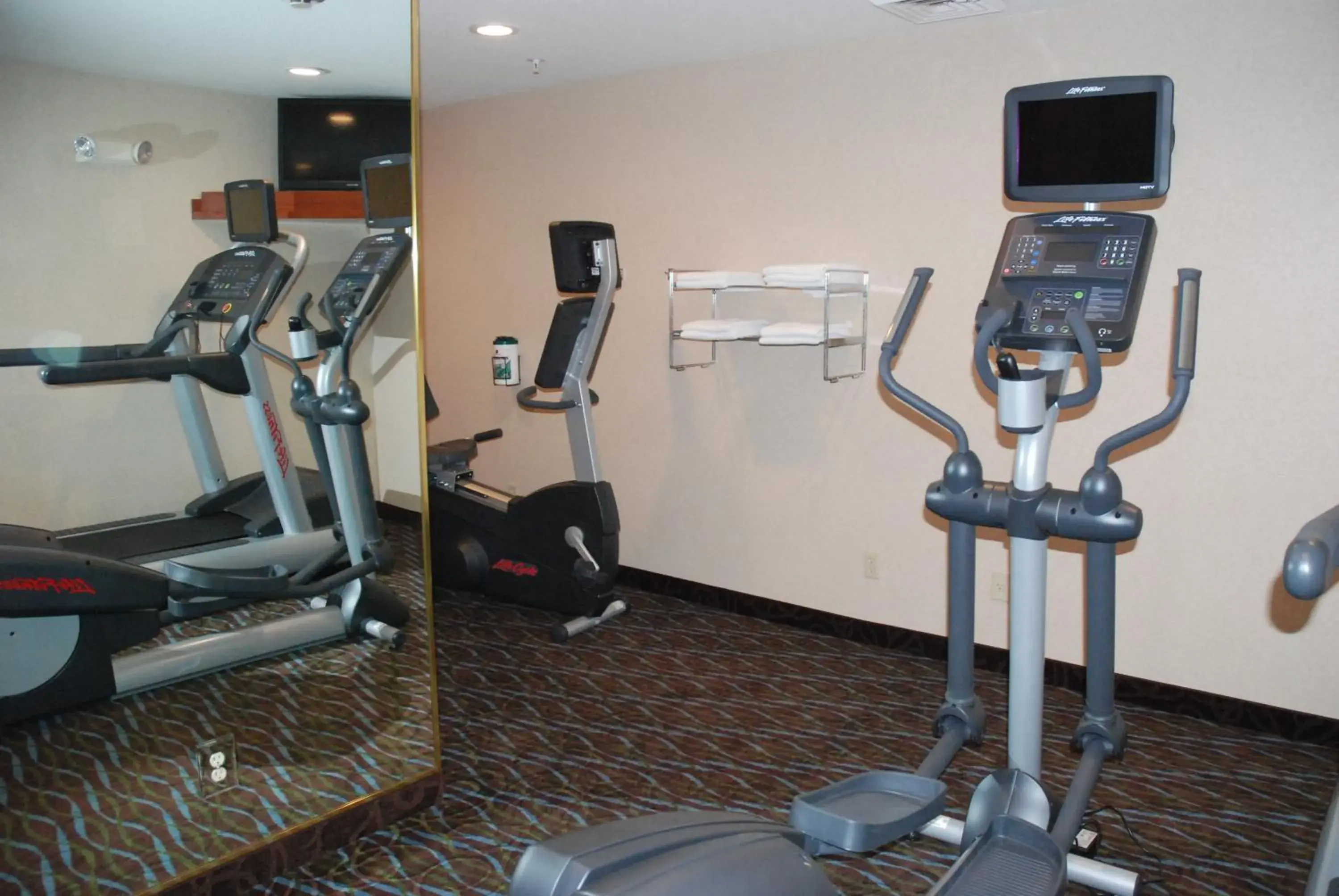 Fitness centre/facilities, Fitness Center/Facilities in Holiday Inn Express Hotel & Suites Hill City