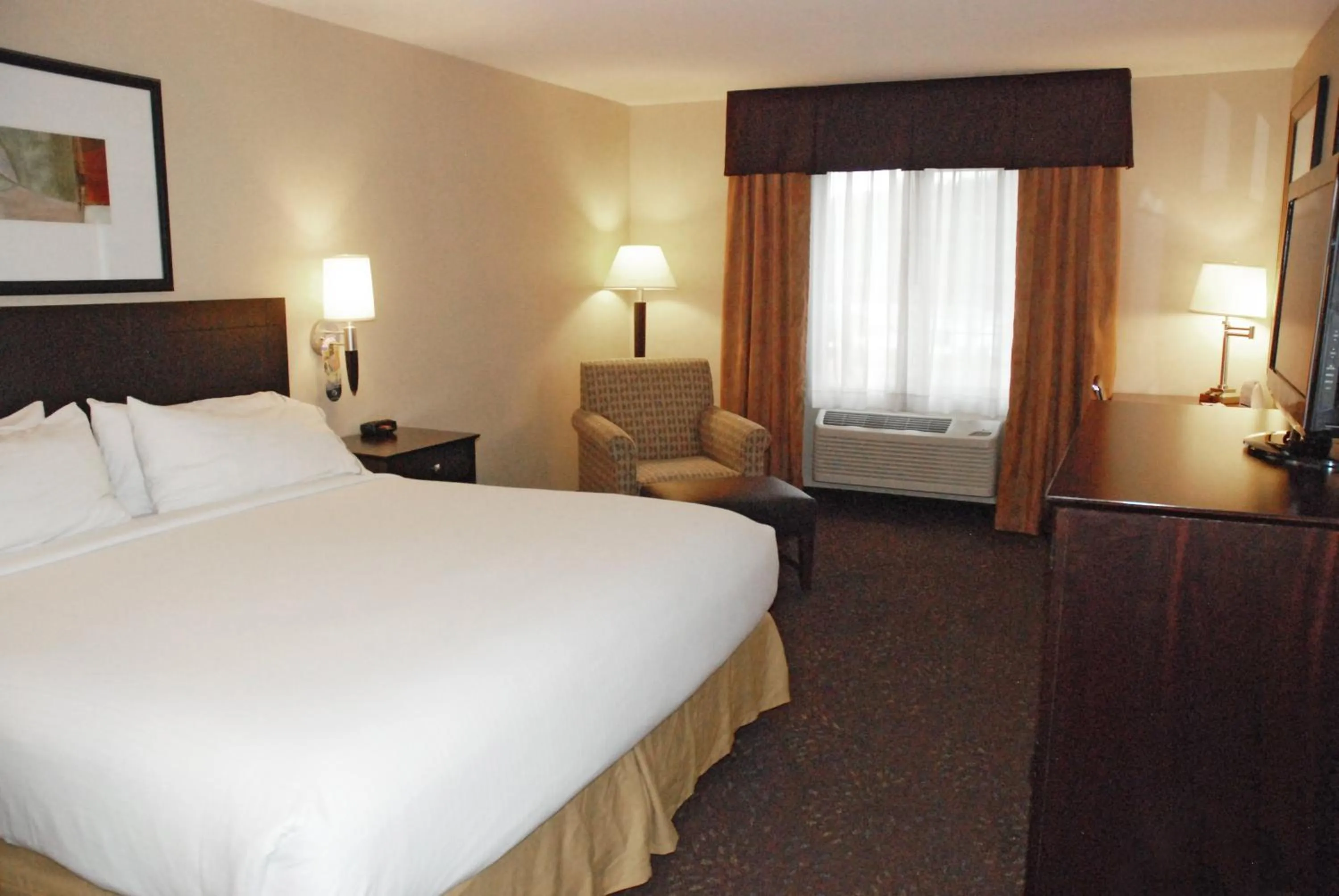 Photo of the whole room, Bed in AmericInn by Wyndham Hill City Mt Rushmore