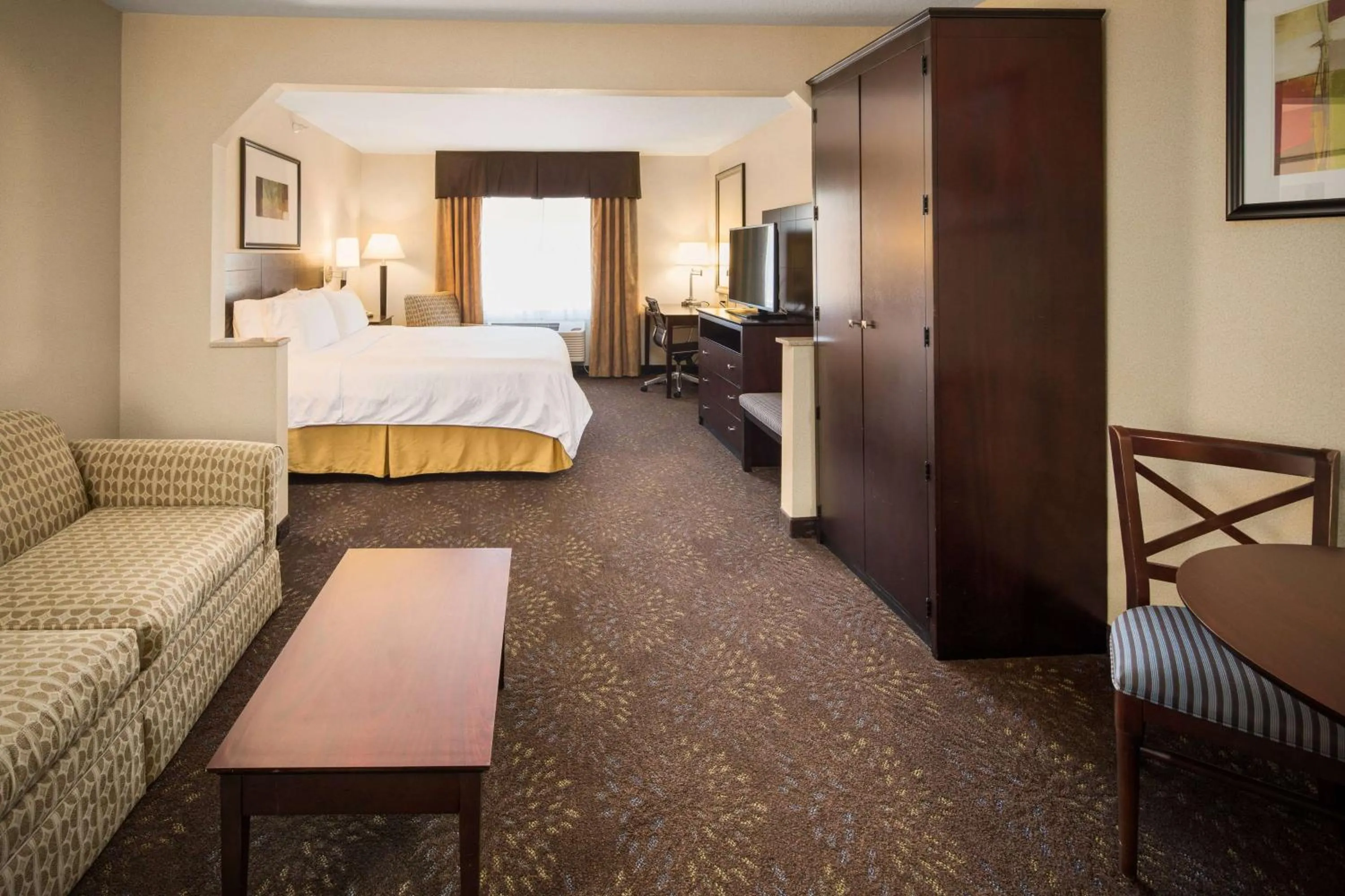 Bed in AmericInn by Wyndham Hill City Mt Rushmore