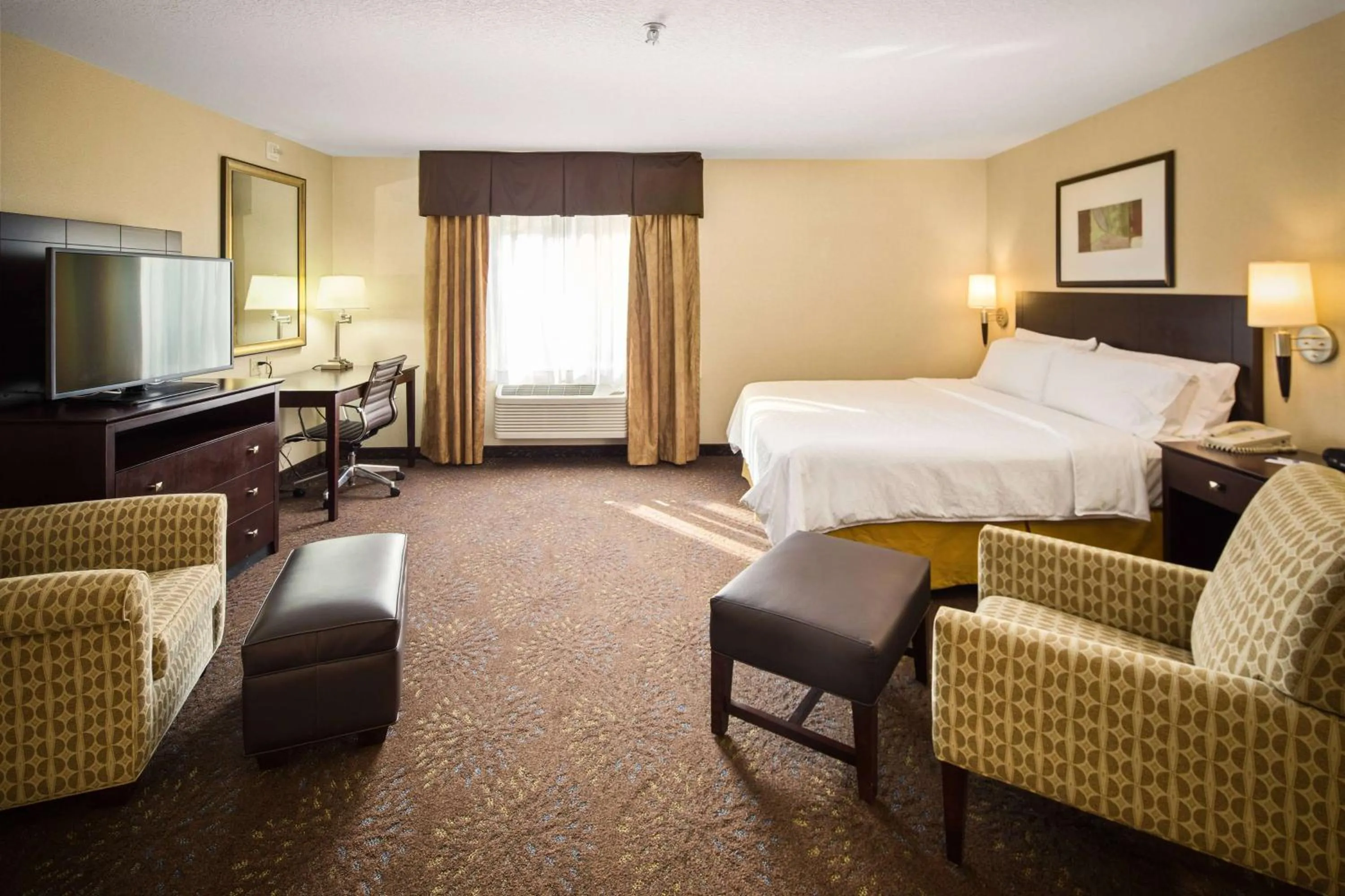 Bed in AmericInn by Wyndham Hill City Mt Rushmore