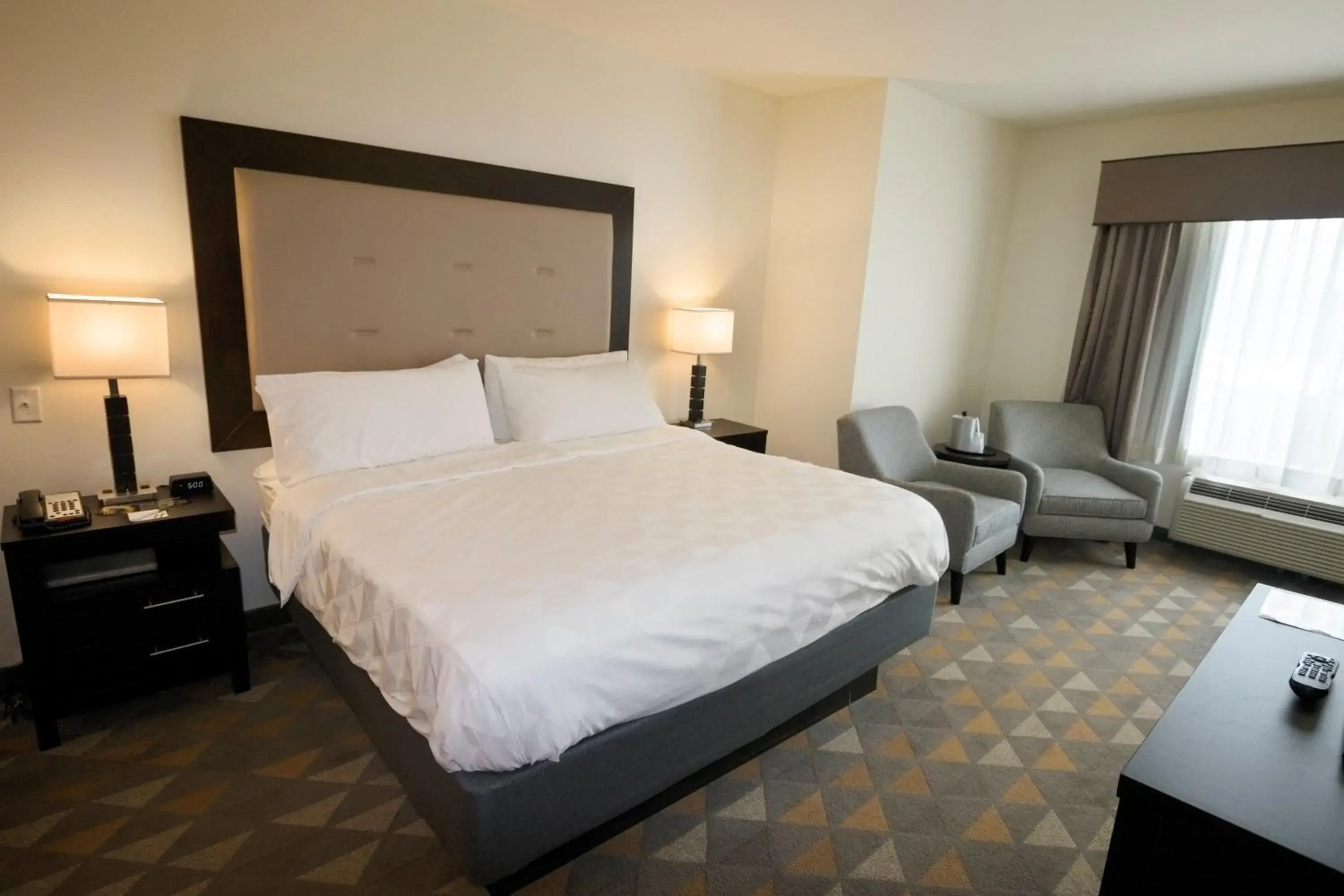 Photo of the whole room, Bed in Holiday Inn Hammond by IHG Photo of the whole room, Bed in Holiday Inn Hammond by IHG