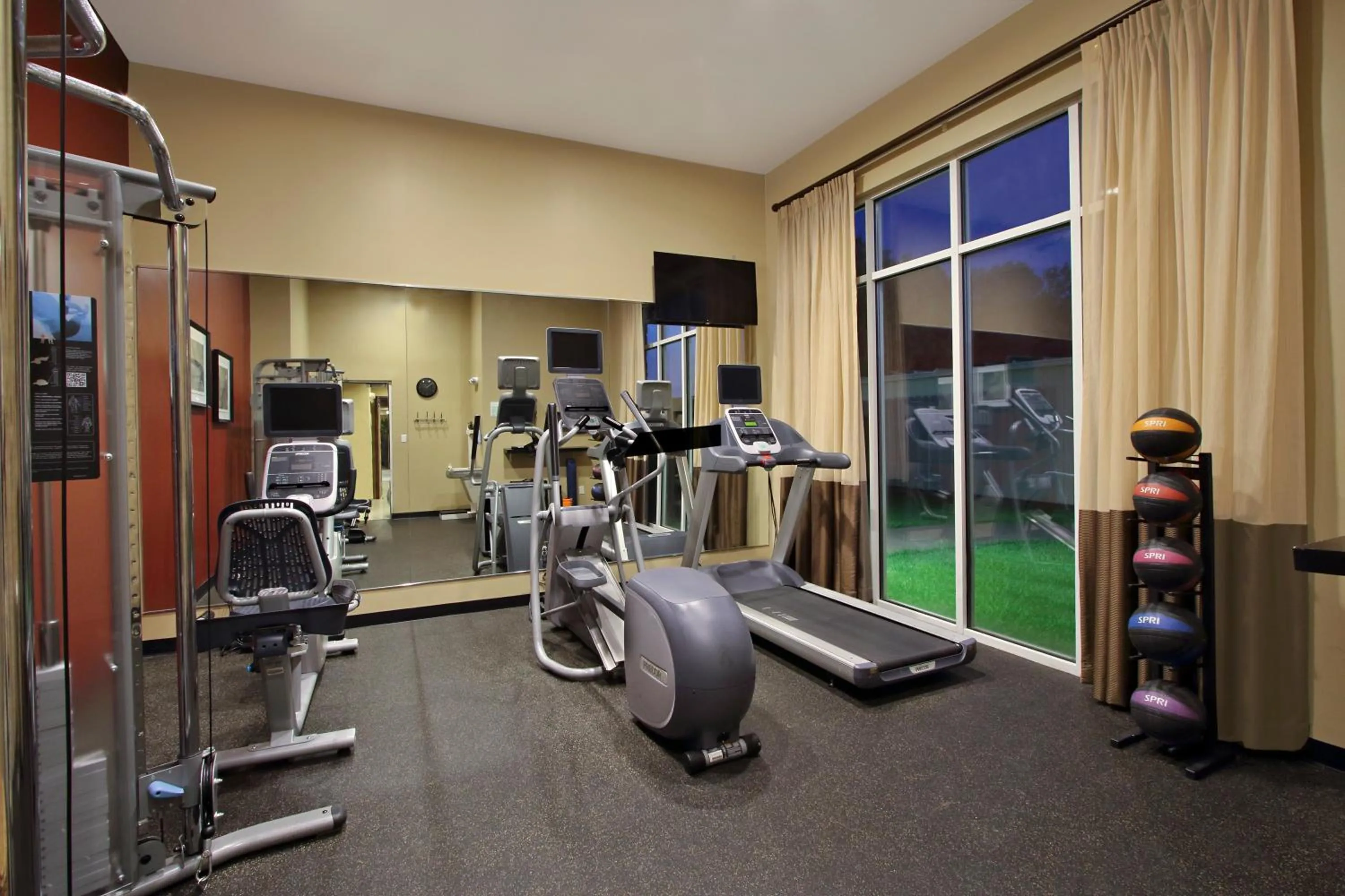 Fitness centre/facilities in Holiday Inn Hammond by IHG