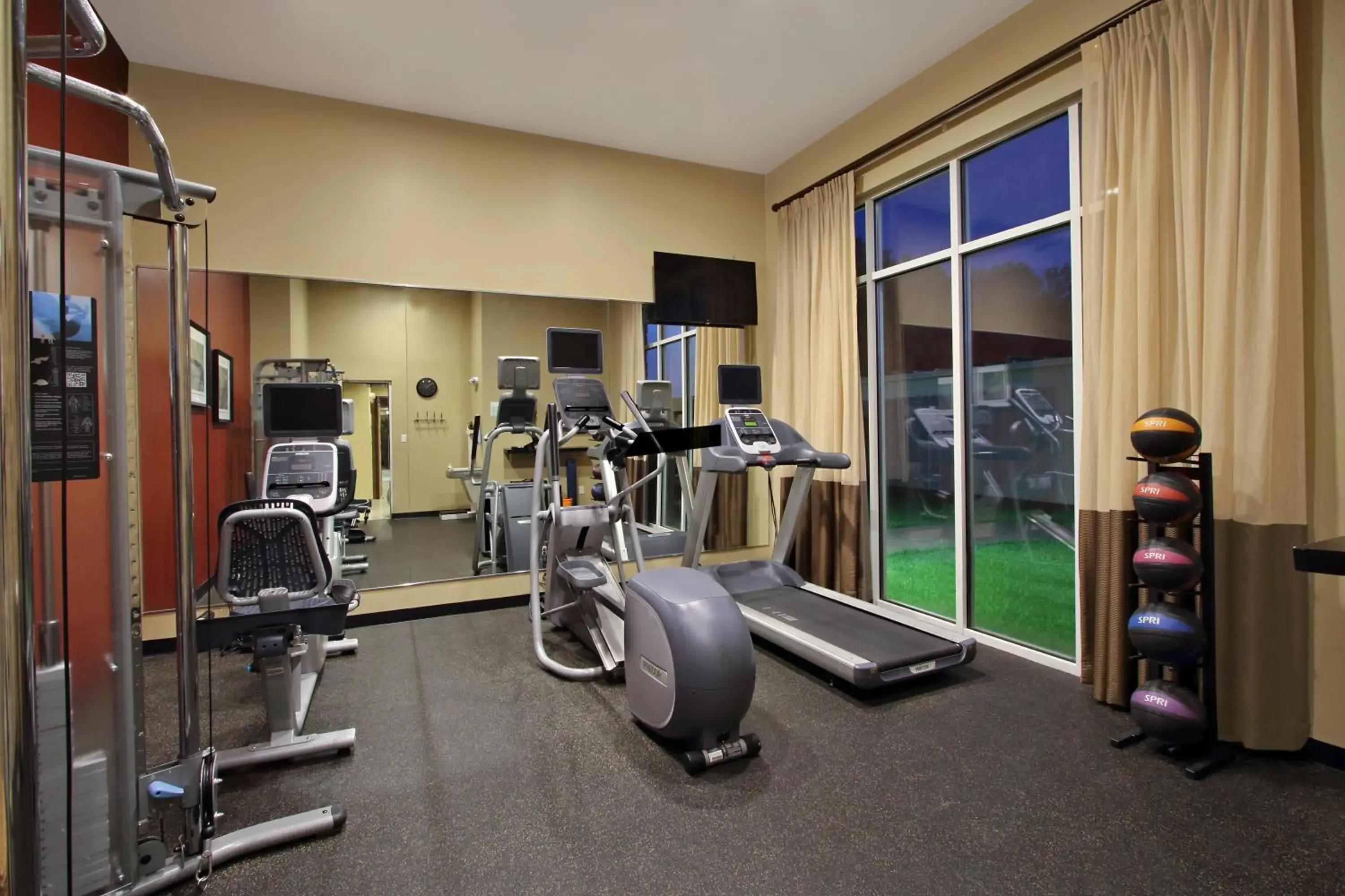 Fitness centre/facilities in Holiday Inn Hammond by IHG Fitness centre/facilities in Holiday Inn Hammond by IHG