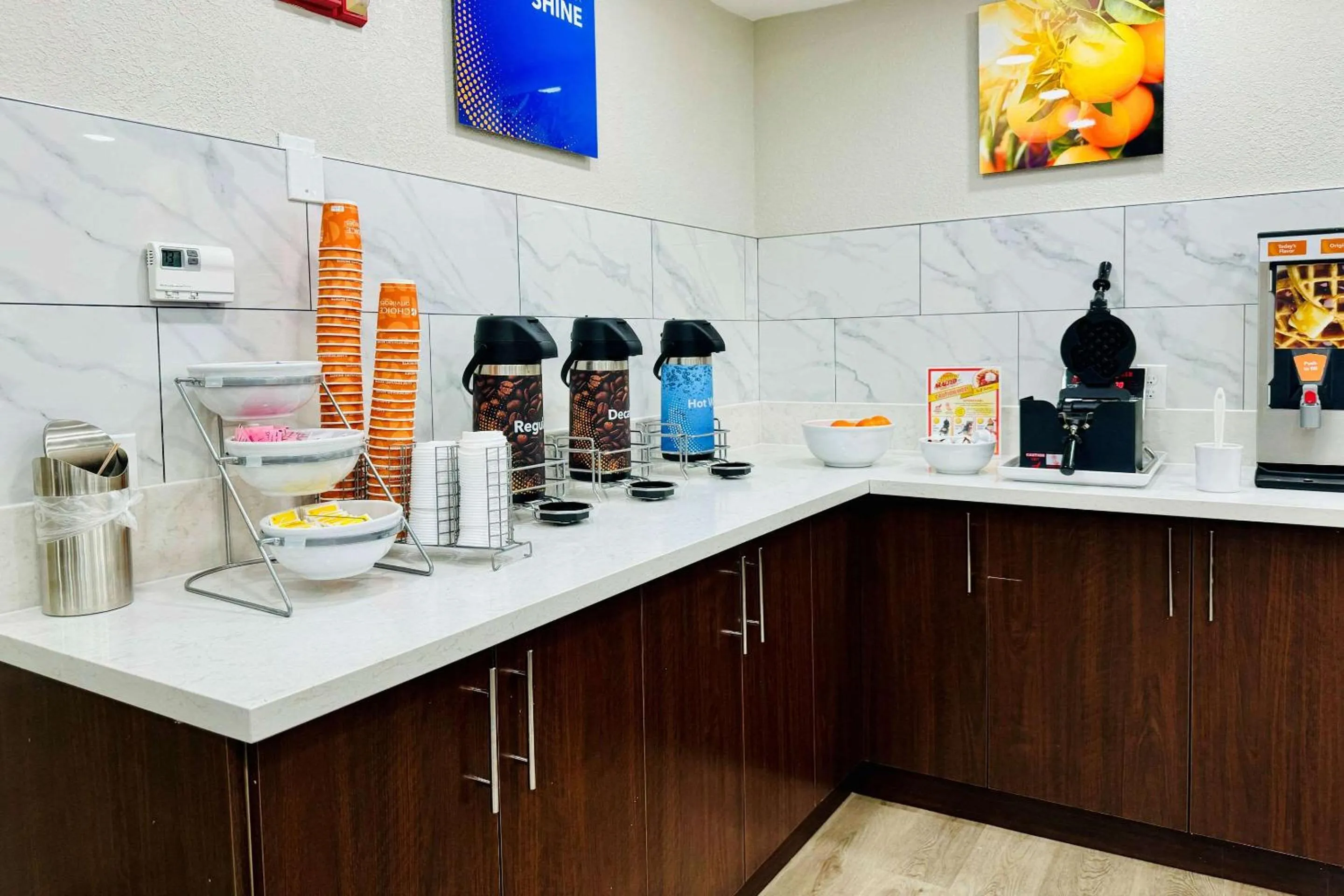 Breakfast in Comfort Inn & Suites Houston I-10 West Energy Corridor