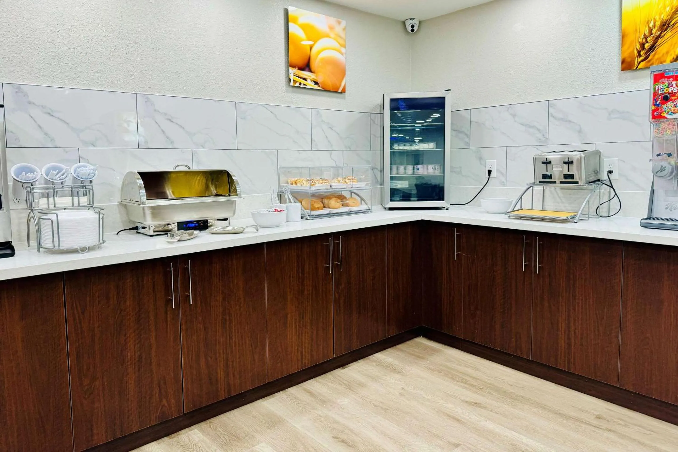 Breakfast in Comfort Inn & Suites Houston I-10 West Energy Corridor