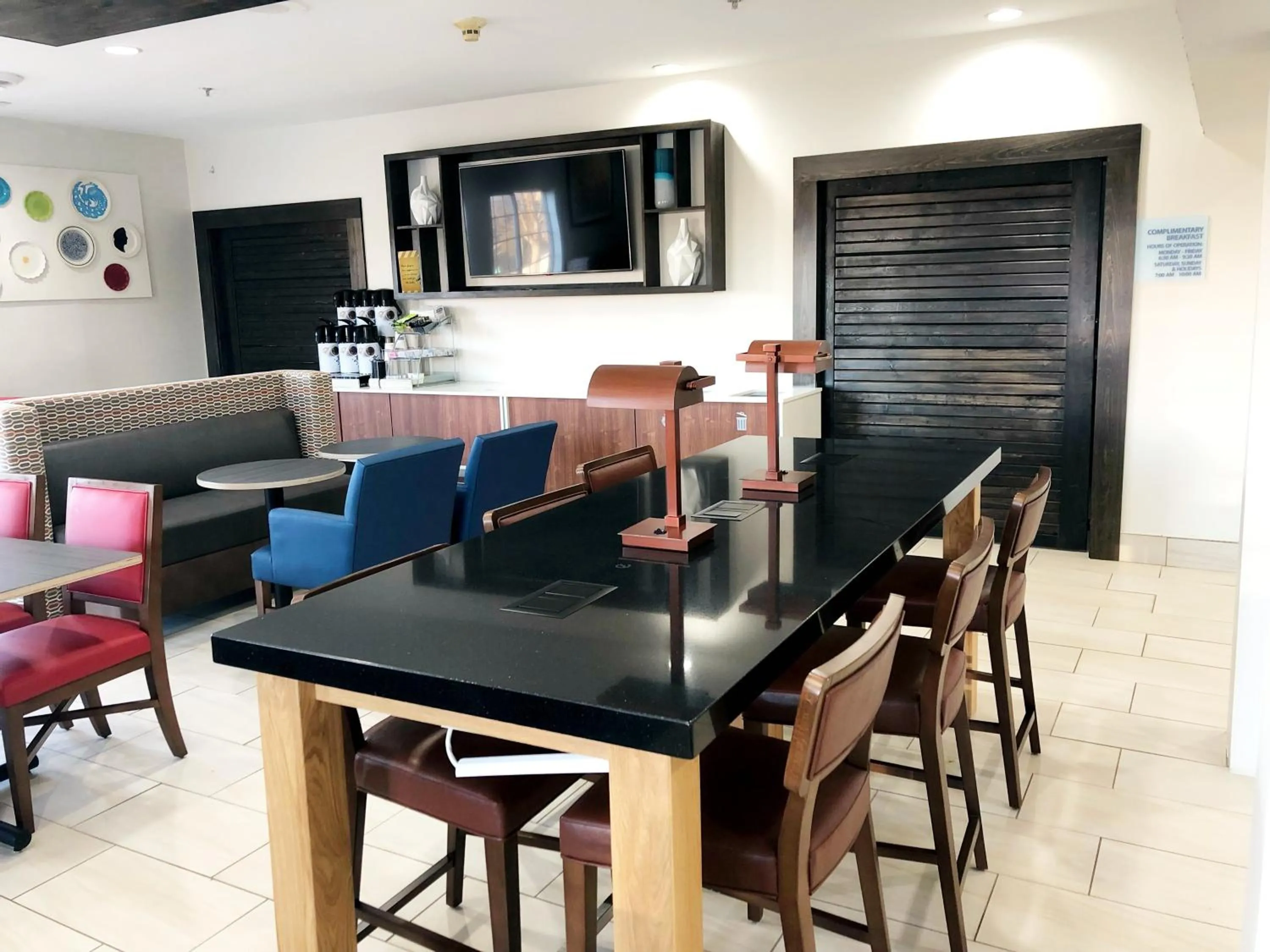 Breakfast in Holiday Inn Express & Suites Harrison by IHG