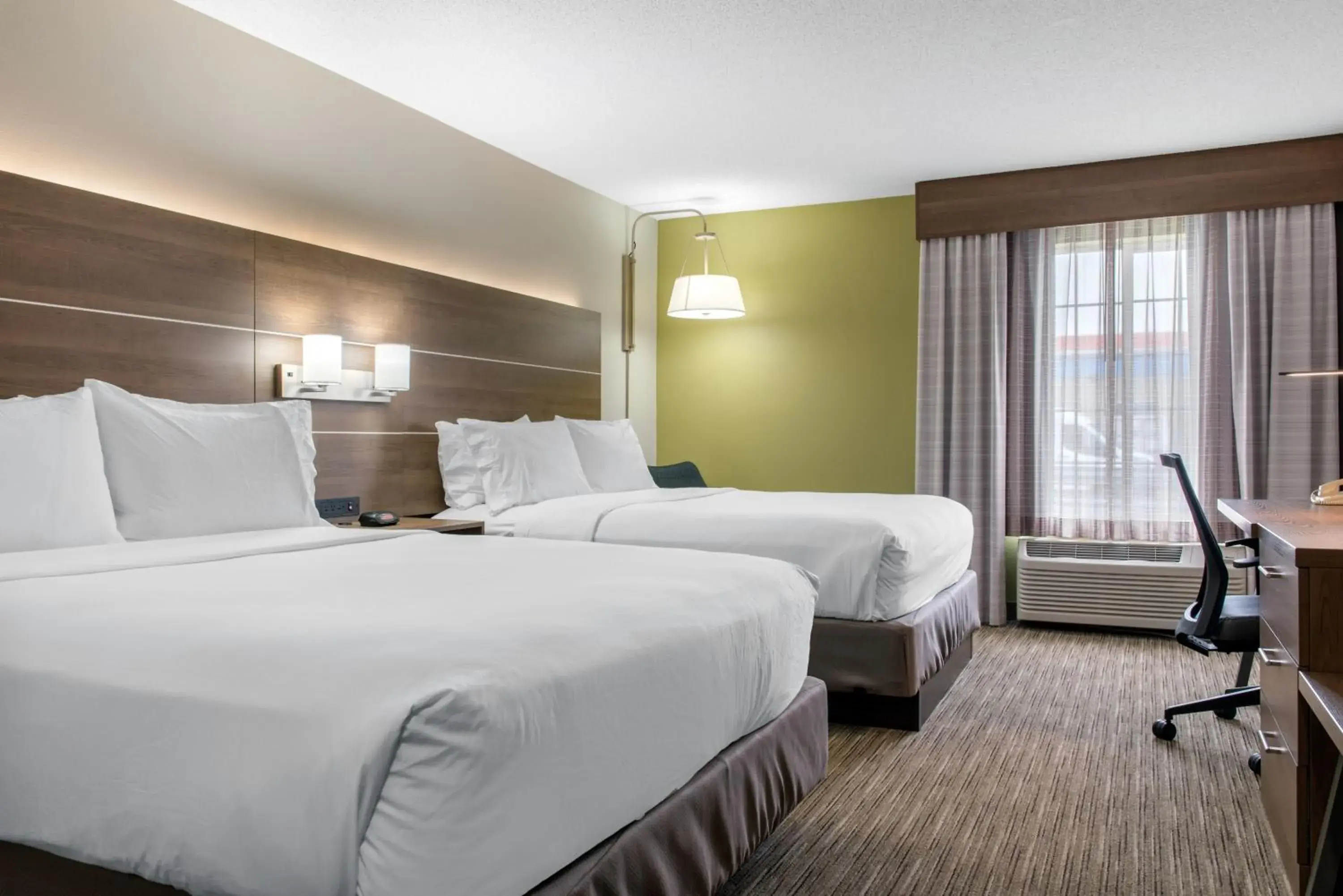 Standard Queen Room with Two Queen Beds in Holiday Inn Express & Suites Harrison by IHG Standard Queen Room with Two Queen Beds in Holiday Inn Express & Suites Harrison by IHG