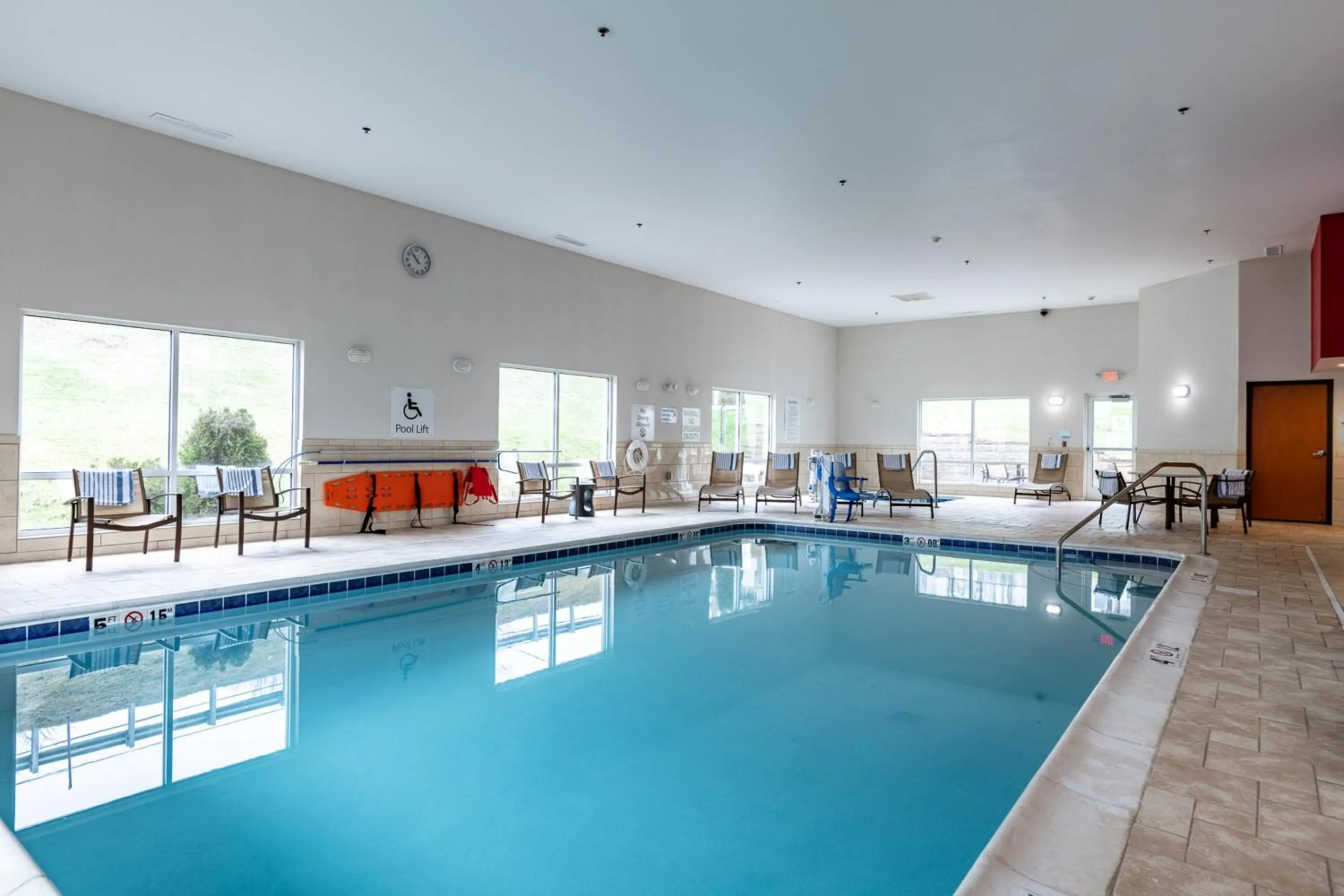 Swimming pool in Holiday Inn Express & Suites Ironton by IHG