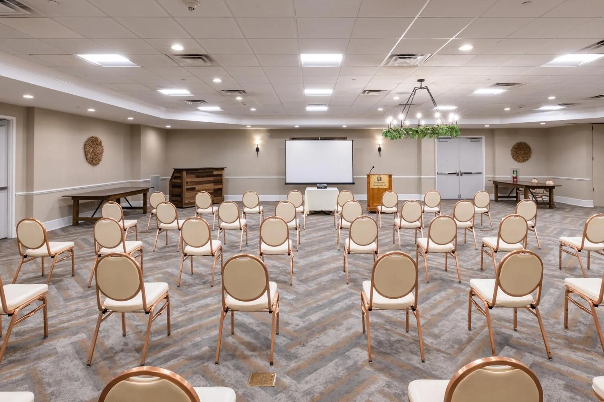 Meeting/conference room in Holiday Inn Manahawkin/Long Beach Island by IHG