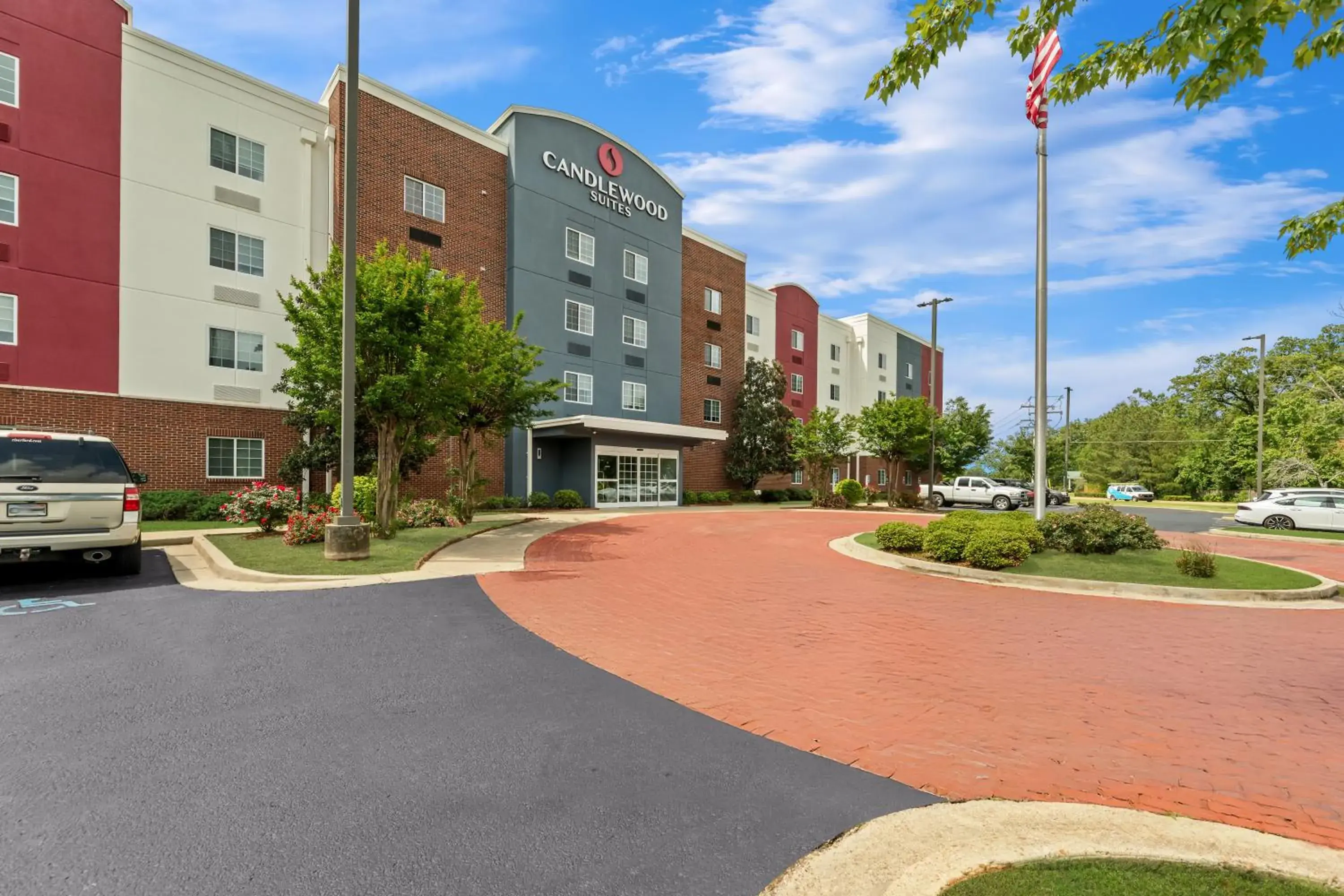 Property building in Candlewood Suites Flowood, MS by IHG Property building in Candlewood Suites Flowood, MS by IHG