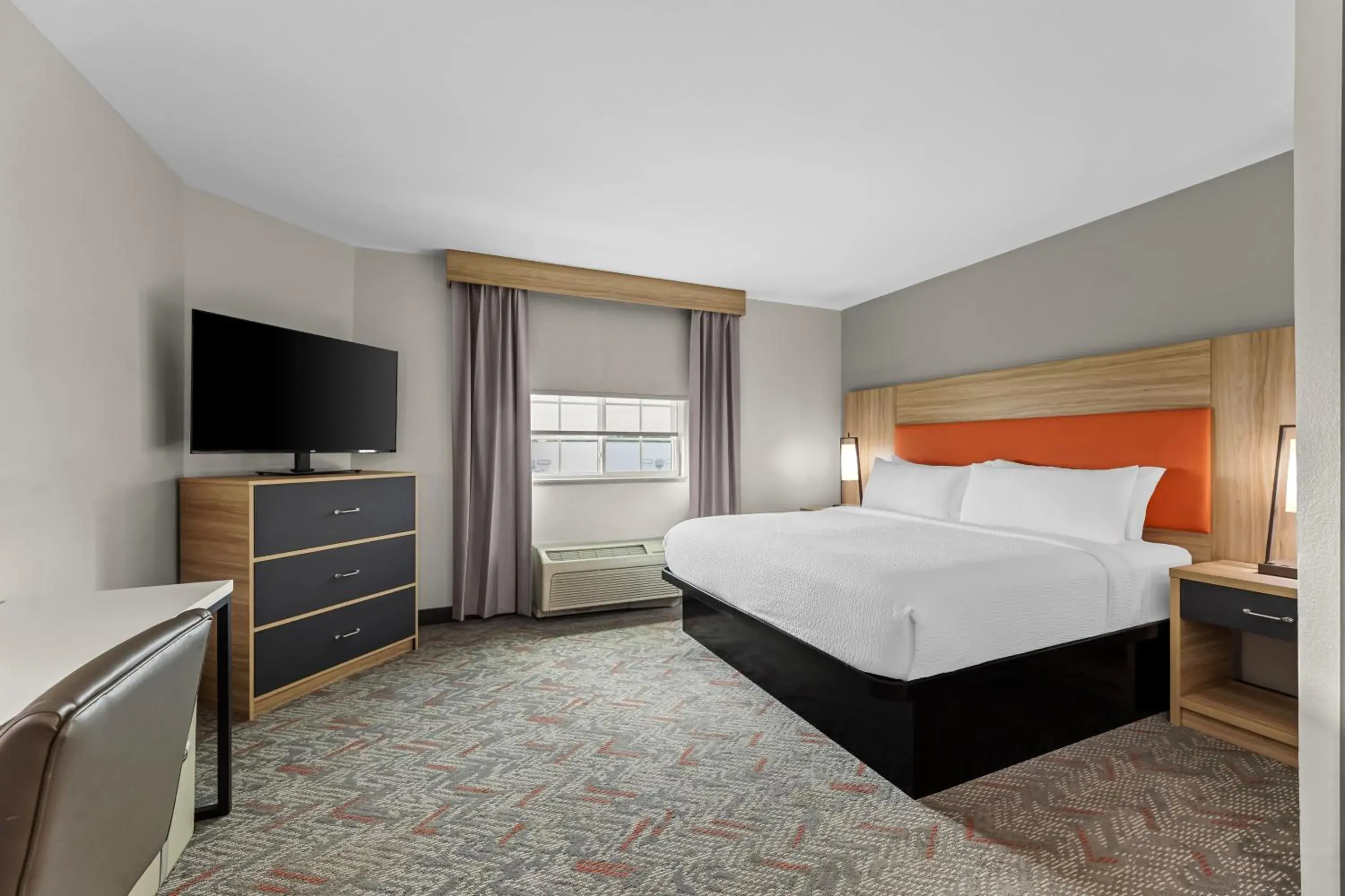 Bed in Candlewood Suites Flowood, MS by IHG Bed in Candlewood Suites Flowood, MS by IHG