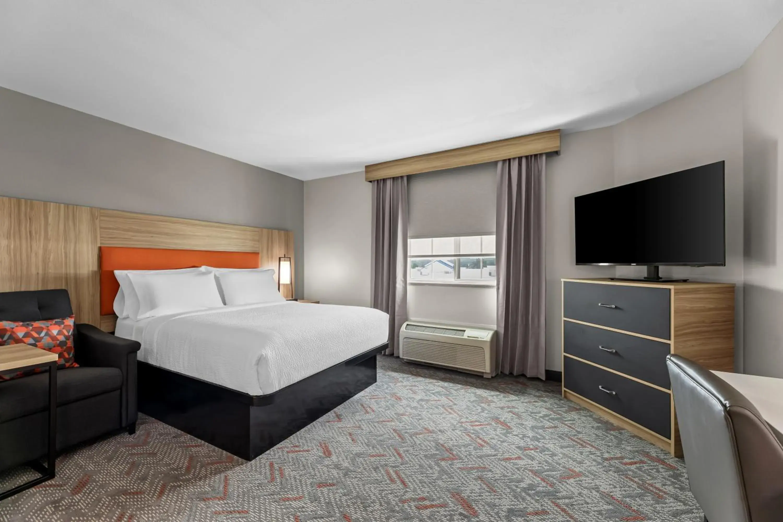 Bed in Candlewood Suites Flowood, MS by IHG Bed in Candlewood Suites Flowood, MS by IHG