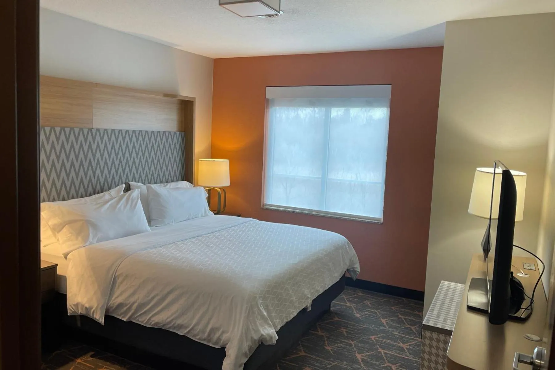 Bed in Holiday Inn Jackson NW - Airport Road by IHG