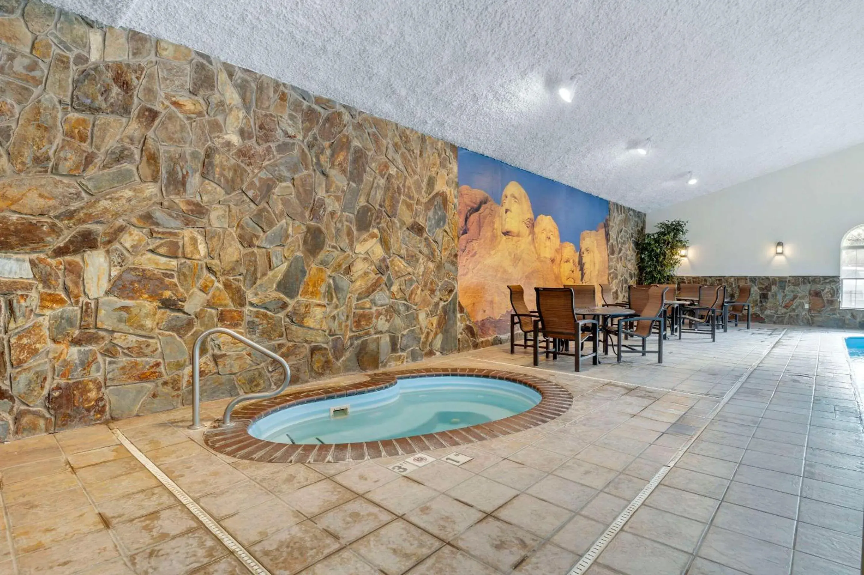 Swimming pool in Comfort Inn & Suites Mt Rushmore Swimming pool in Comfort Inn & Suites Mt Rushmore
